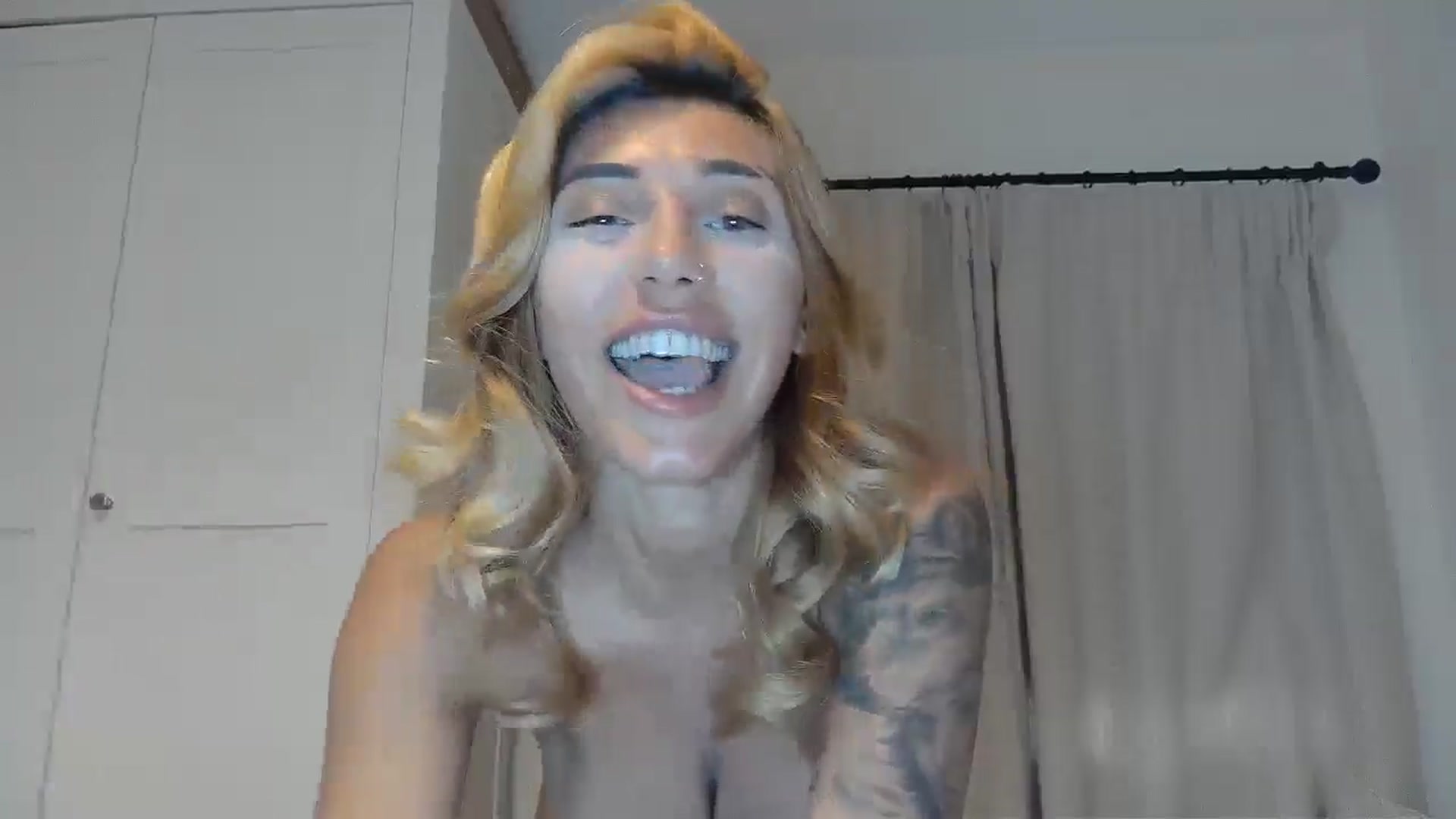 Gallery image thumbnail from EnglishRose3's myfreecams stream on, 08/21/2025, 07:22 image 15 of 20
