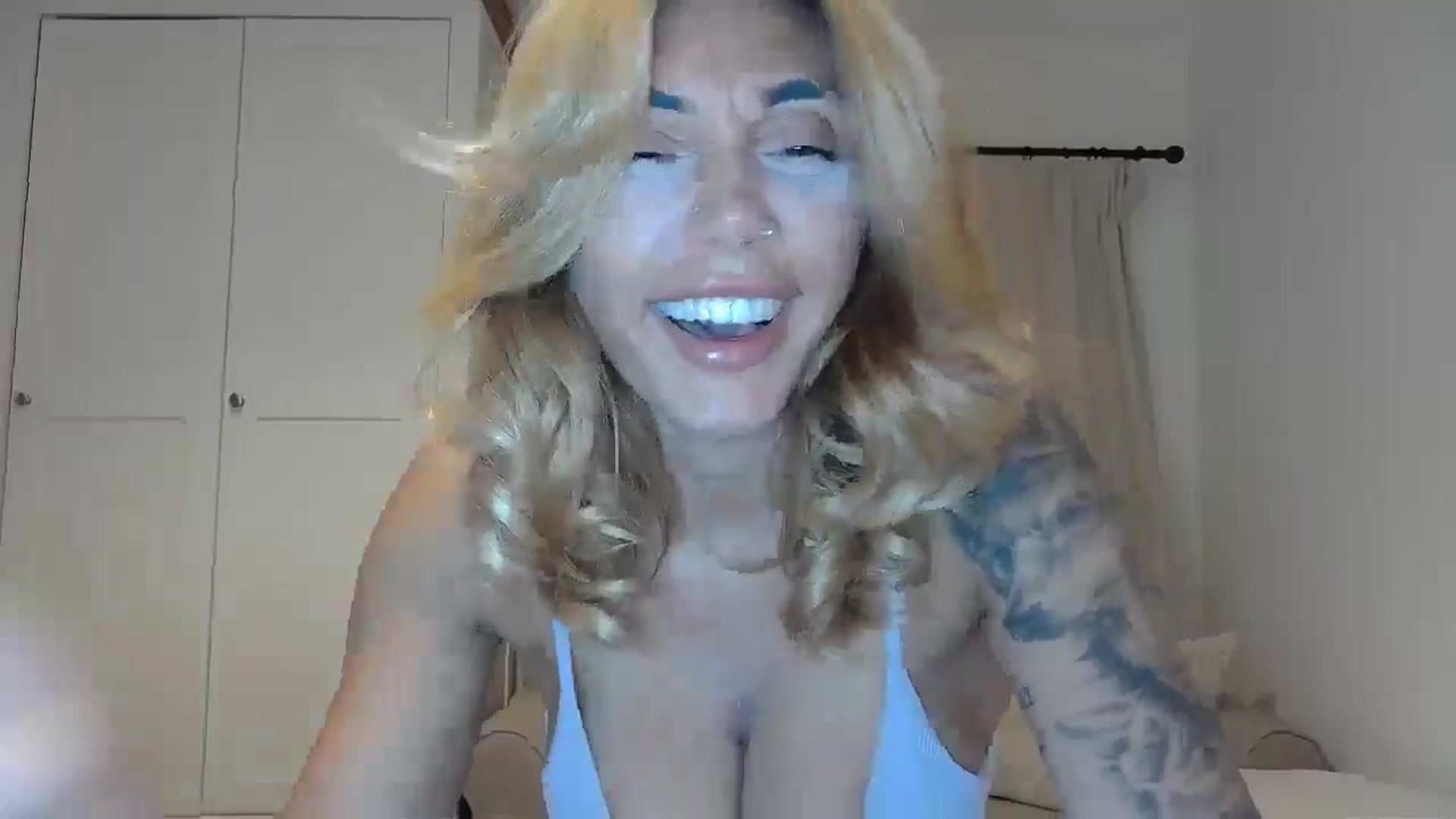 Gallery image thumbnail from EnglishRose3's myfreecams stream on, 08/23/2025, 08:32 image 5 of 20