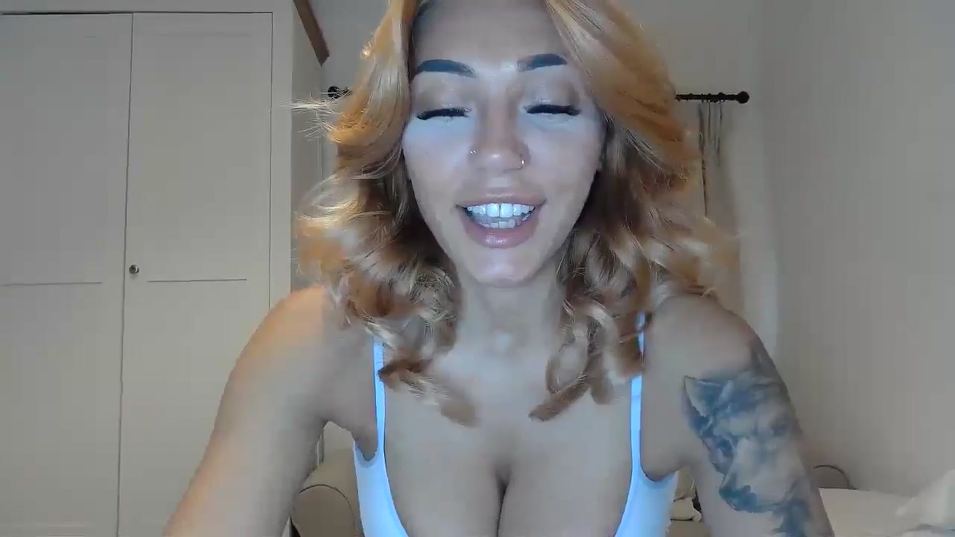 Gallery image thumbnail from EnglishRose3's myfreecams stream on, 08/26/2025, 06:45 image 7 of 20