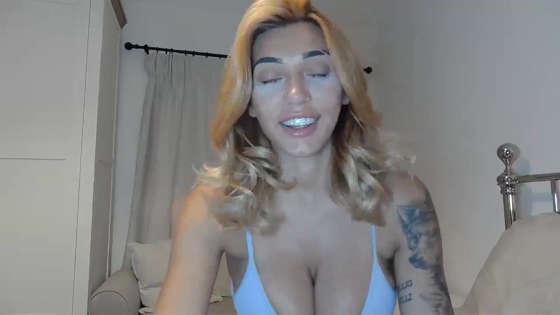 Gallery image thumbnail from EnglishRose3's myfreecams stream on, 09/07/2025, 10:36 image 2 of 20
