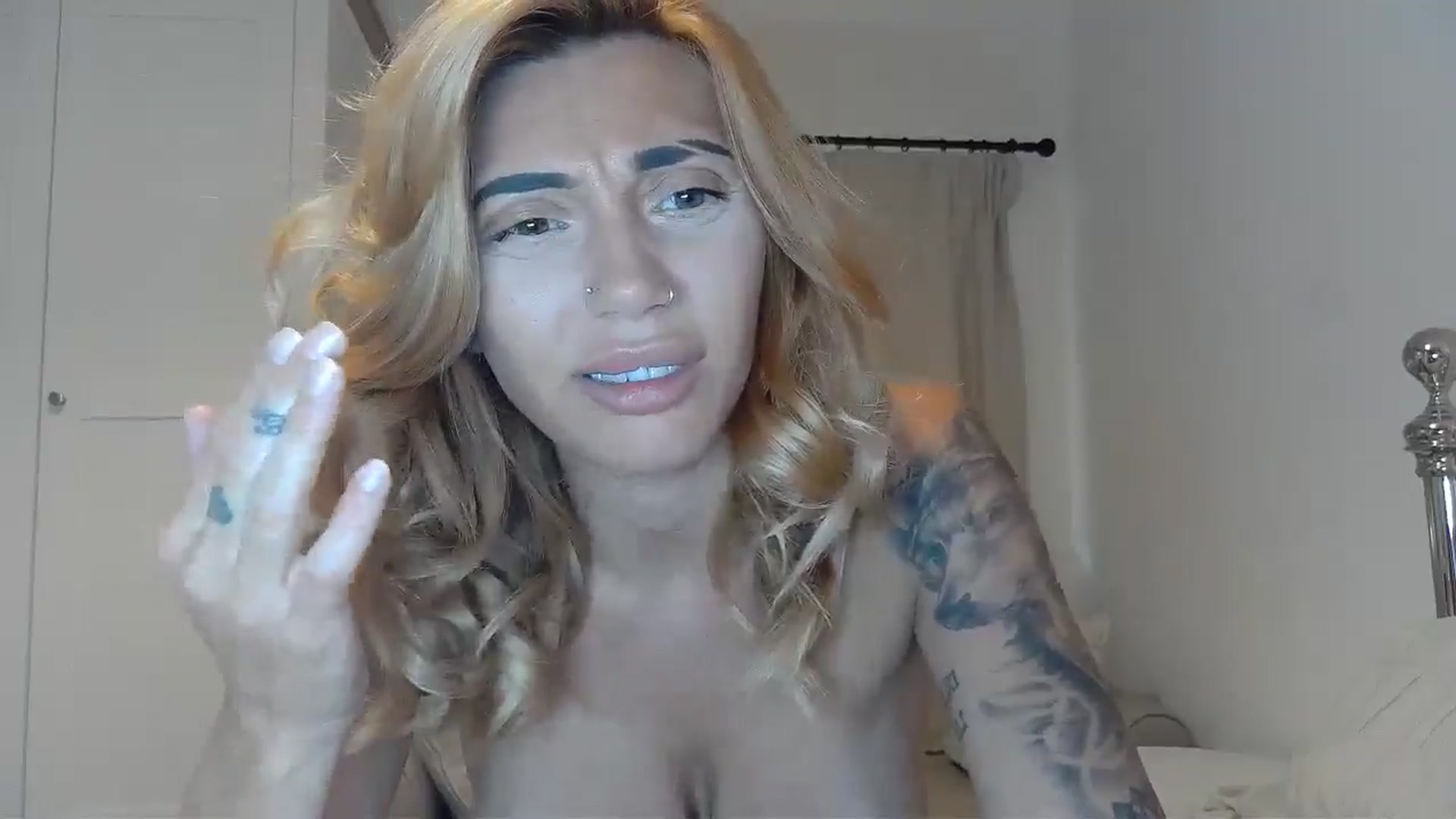 Gallery image thumbnail from EnglishRose3's myfreecams stream on, 09/09/2025, 08:00 image 16 of 20