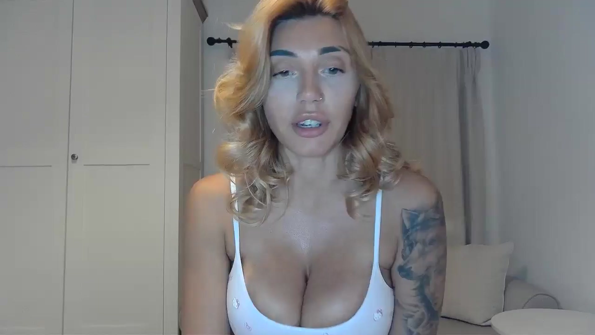Gallery image thumbnail from EnglishRose3's myfreecams stream on, 09/10/2025, 07:26 image 16 of 20