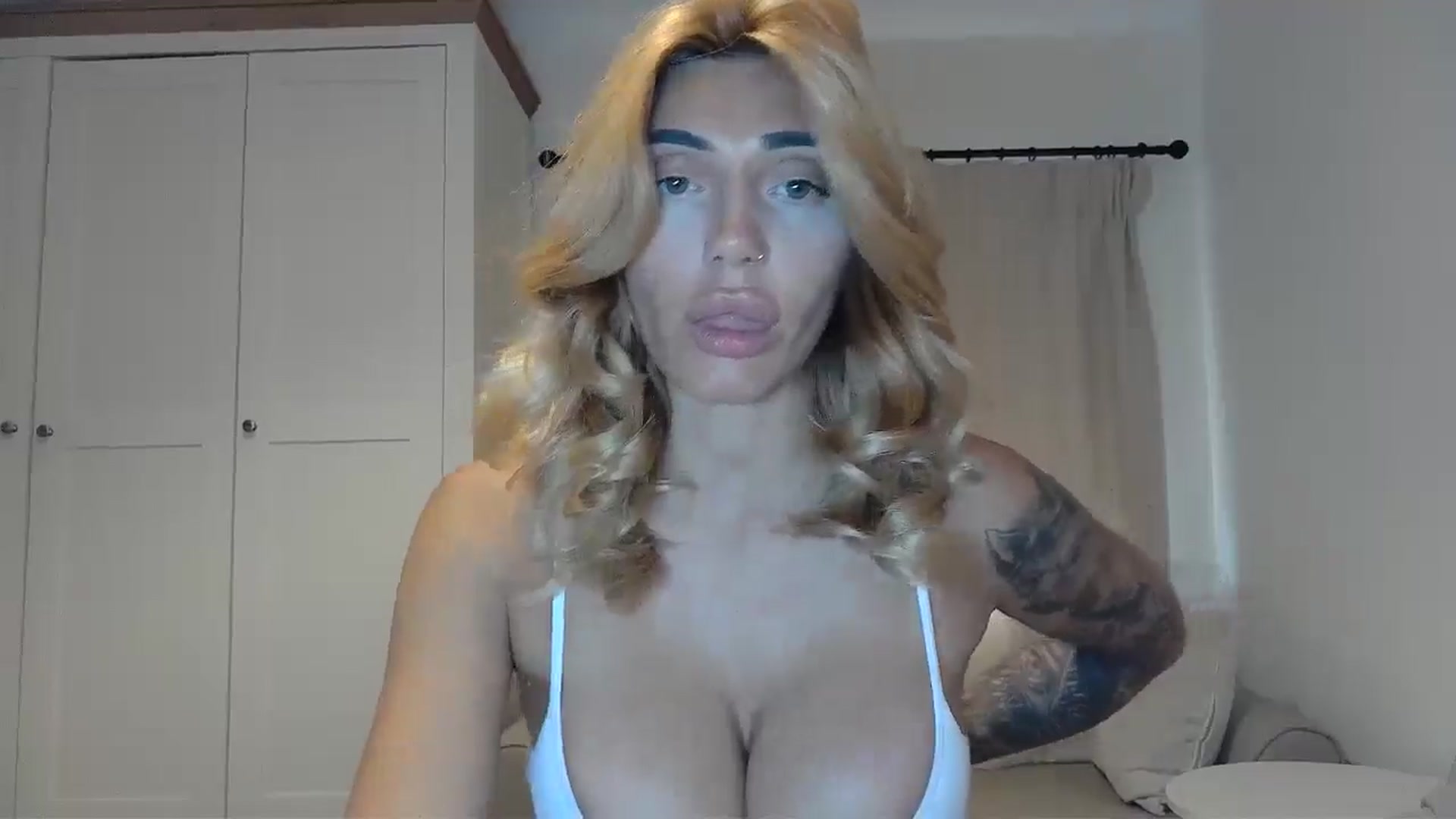 Gallery image thumbnail from EnglishRose3's myfreecams stream on, 09/11/2025, 08:11 image 9 of 20