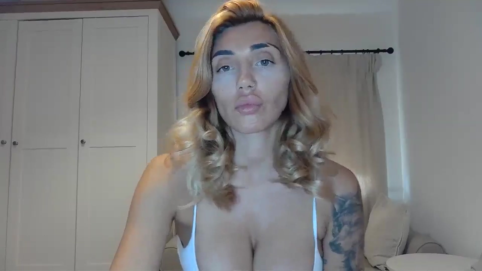 Gallery image thumbnail from EnglishRose3's myfreecams stream on, 09/11/2025, 08:11 image 8 of 20