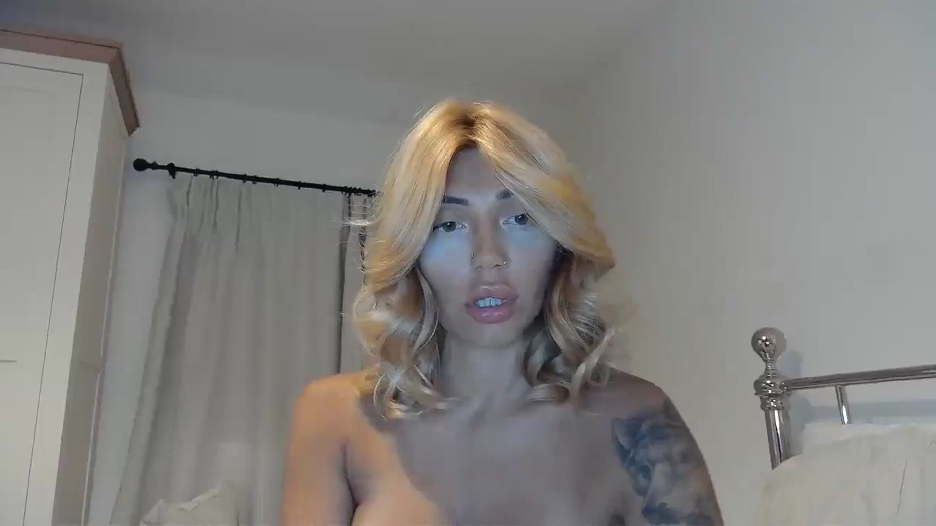 Gallery image thumbnail from EnglishRose3's myfreecams stream on, 09/25/2025, 06:54 image 10 of 20