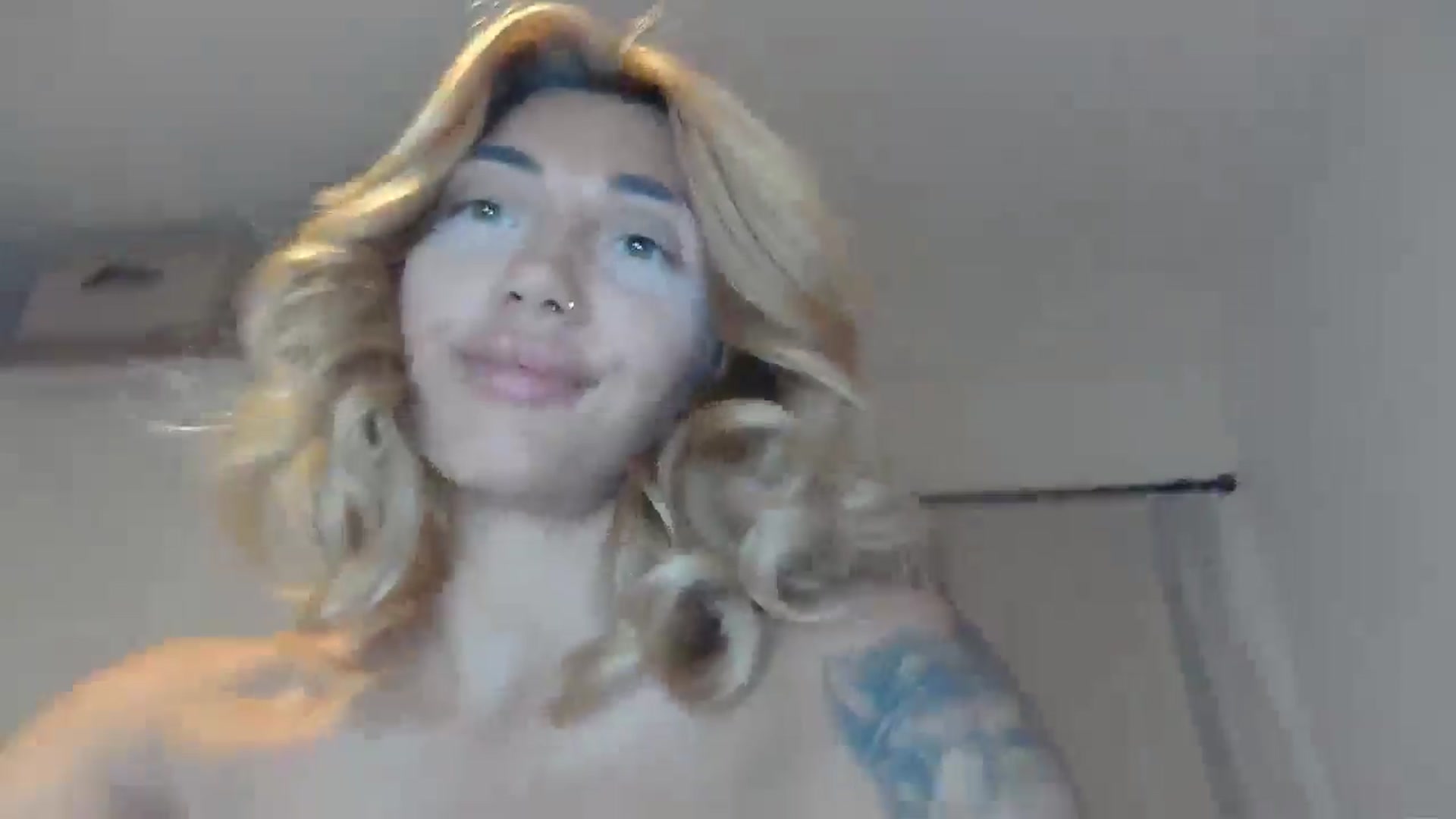 Gallery image thumbnail from EnglishRose3's myfreecams stream on, 10/07/2025, 06:59 image 18 of 20
