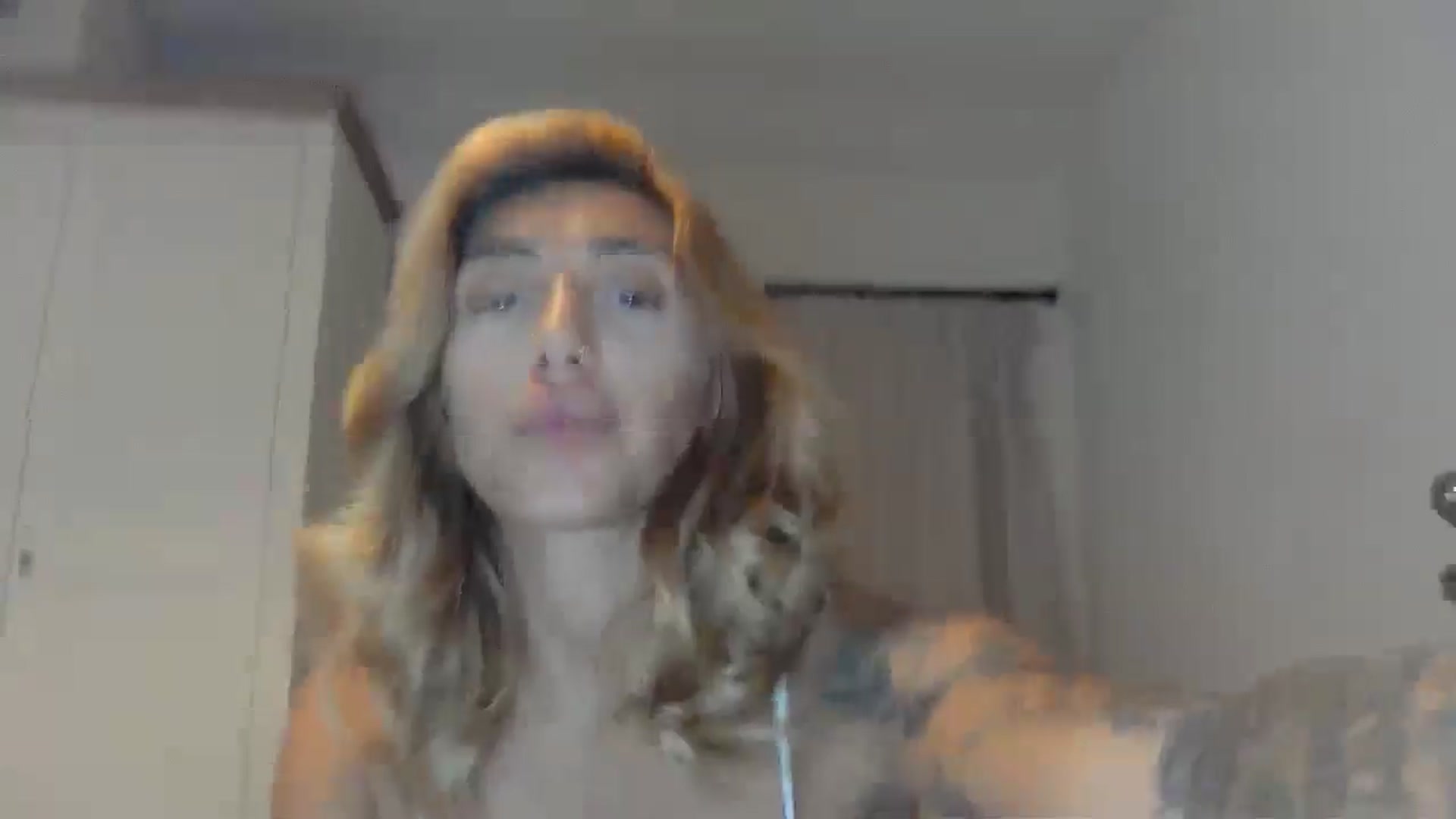 Gallery image thumbnail from EnglishRose3's myfreecams stream on, 10/08/2025, 08:39 image 6 of 20