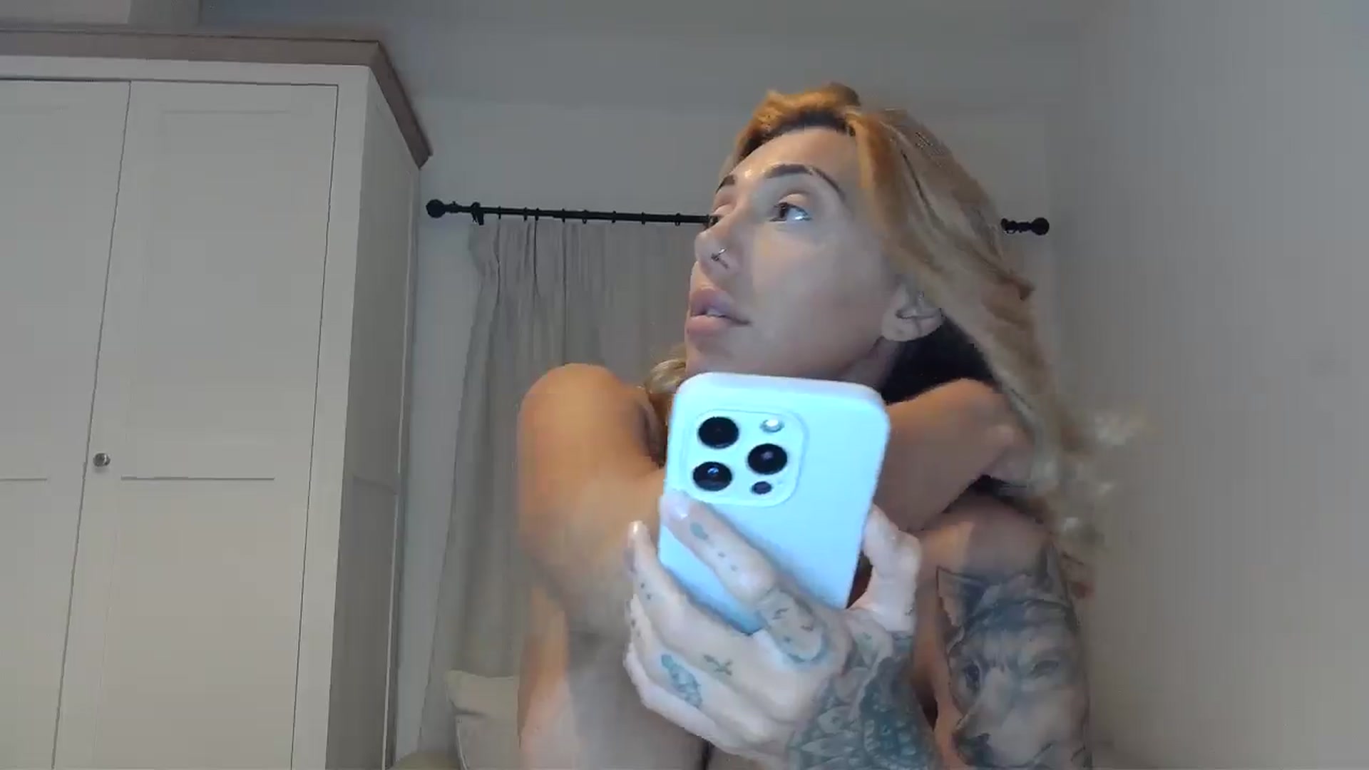 Gallery image thumbnail from EnglishRose3's myfreecams stream on, 10/08/2025, 08:39 image 18 of 20
