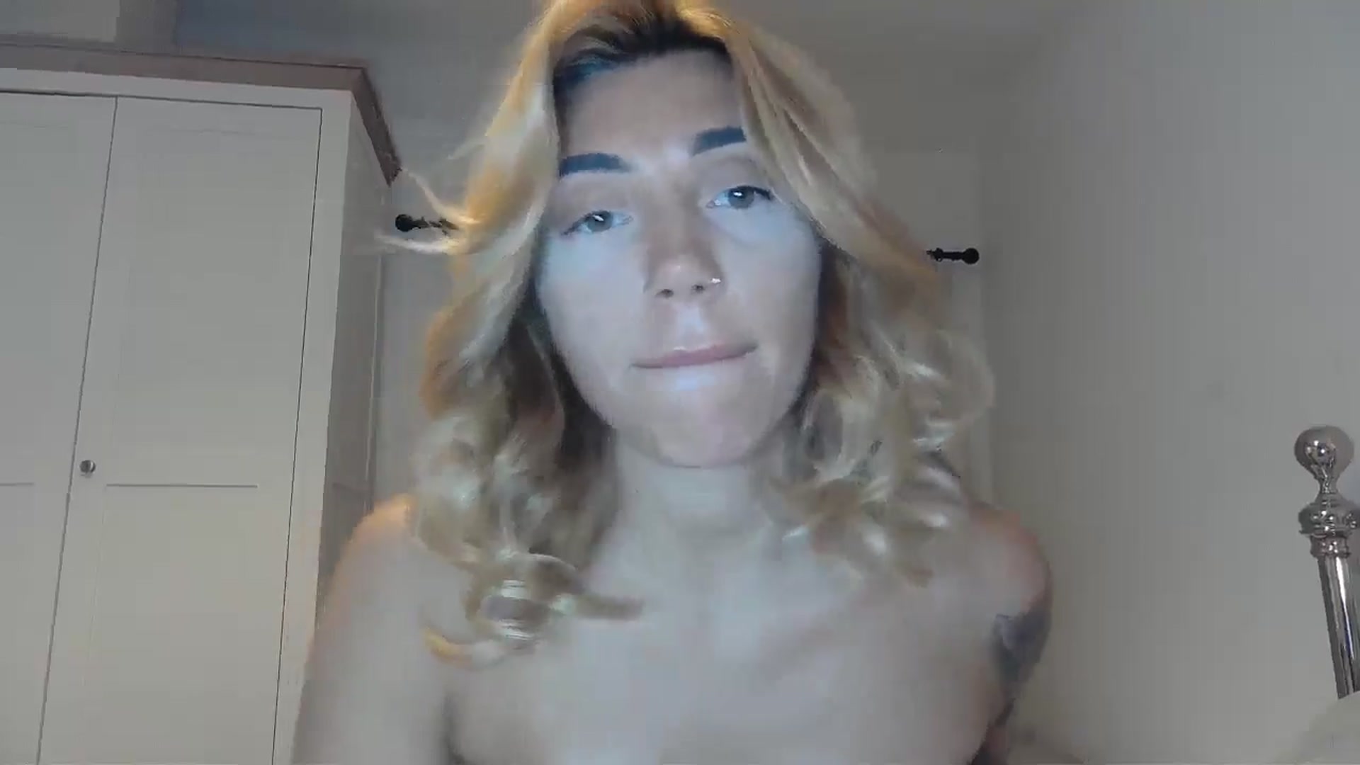 Gallery image thumbnail from EnglishRose3's myfreecams stream on, 10/10/2025, 06:29 image 9 of 20