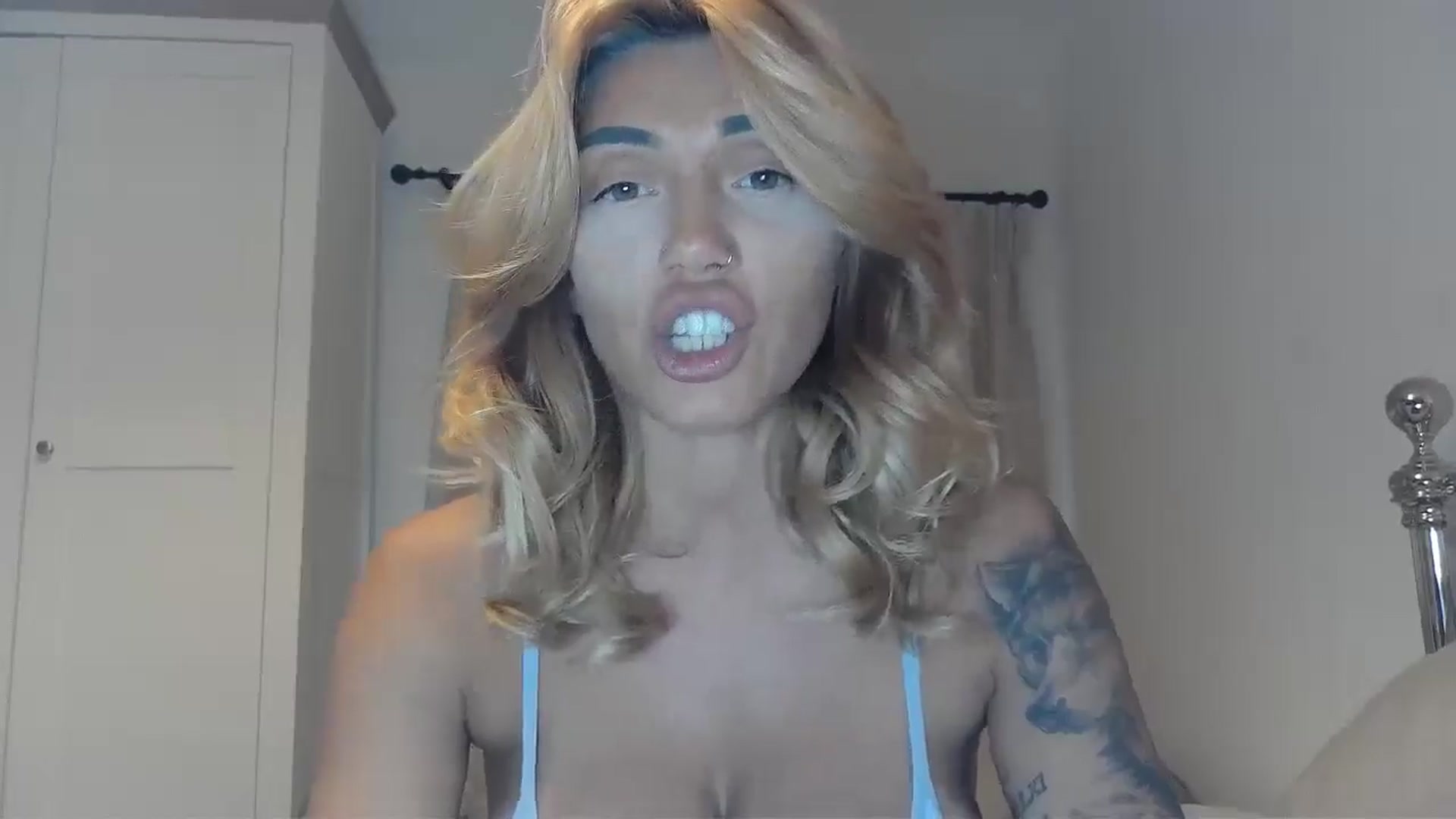 Gallery image thumbnail from EnglishRose3's myfreecams stream on, 10/12/2025, 10:17 image 7 of 20