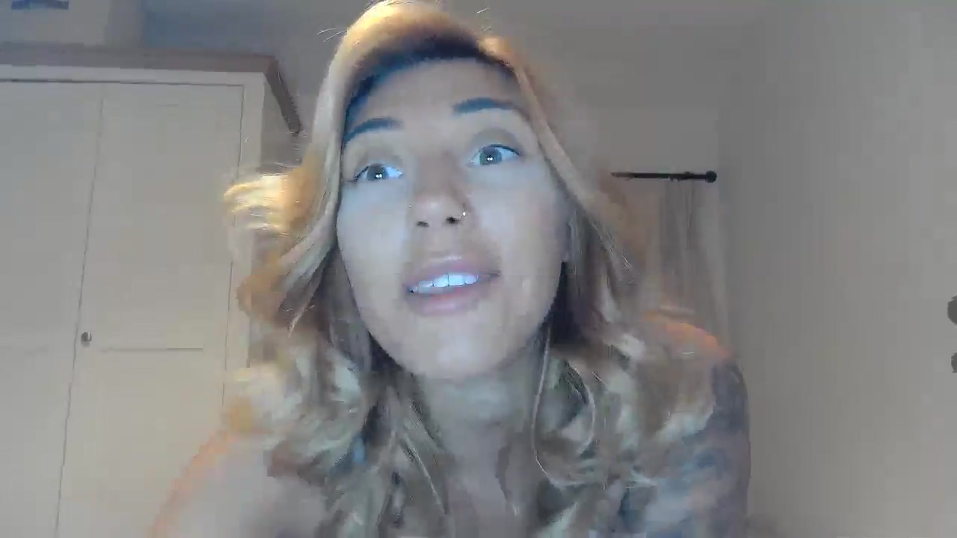 Gallery image thumbnail from EnglishRose3's myfreecams stream on, 10/14/2025, 07:19 image 5 of 20
