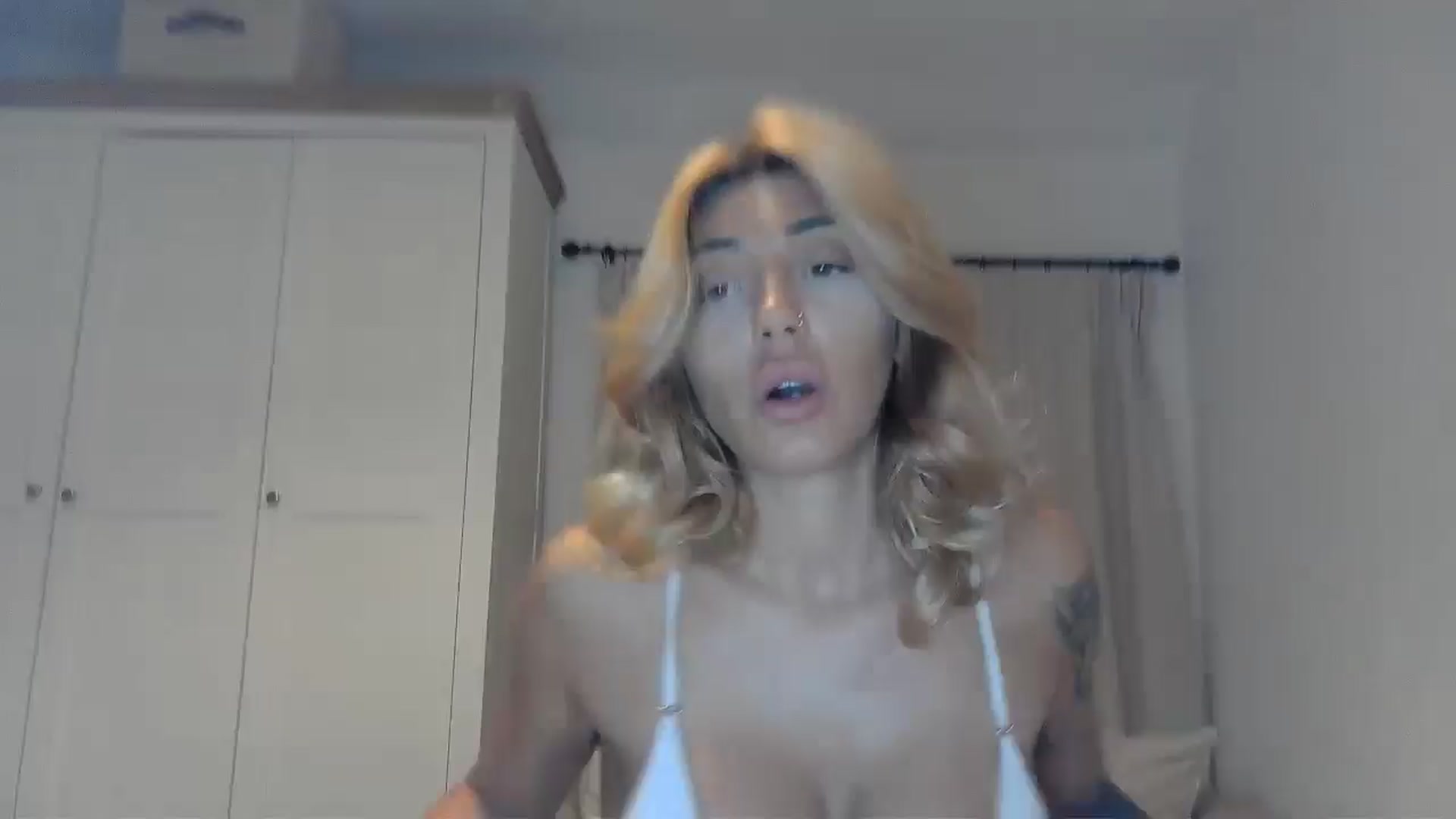 Gallery image thumbnail from EnglishRose3's myfreecams stream on, 10/14/2025, 07:19 image 20 of 20