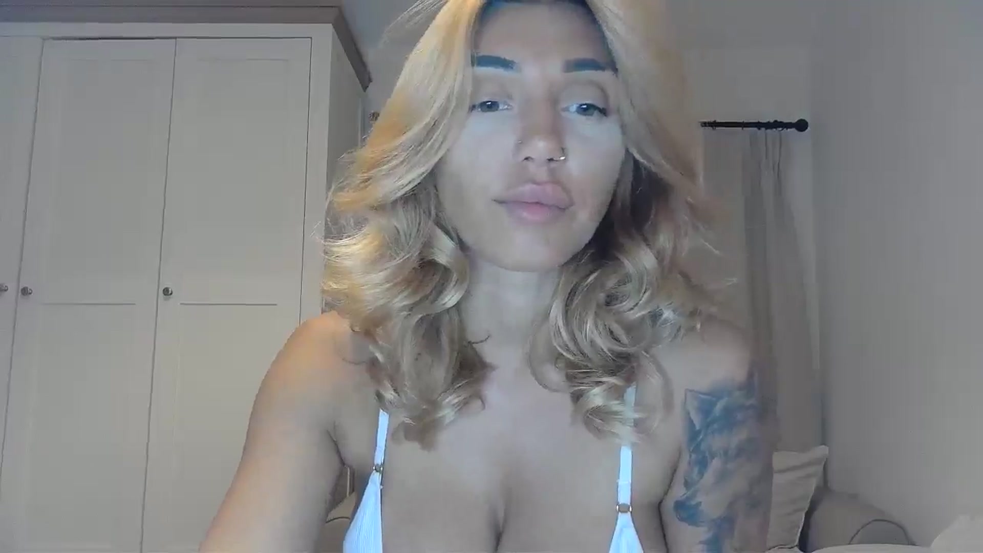 Gallery image thumbnail from EnglishRose3's myfreecams stream on, 10/14/2025, 07:53 image 13 of 20