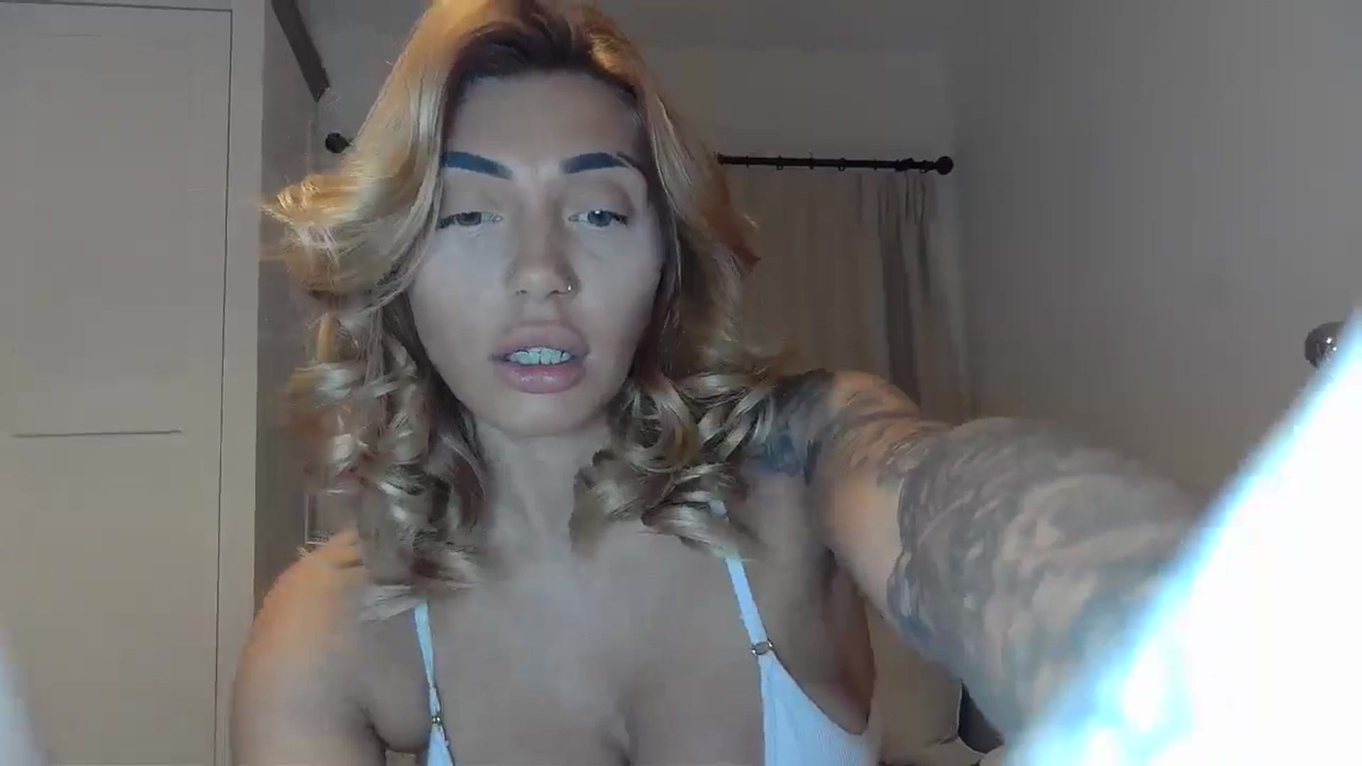 Gallery image thumbnail from EnglishRose3's myfreecams stream on, 10/24/2025, 06:48 image 13 of 20
