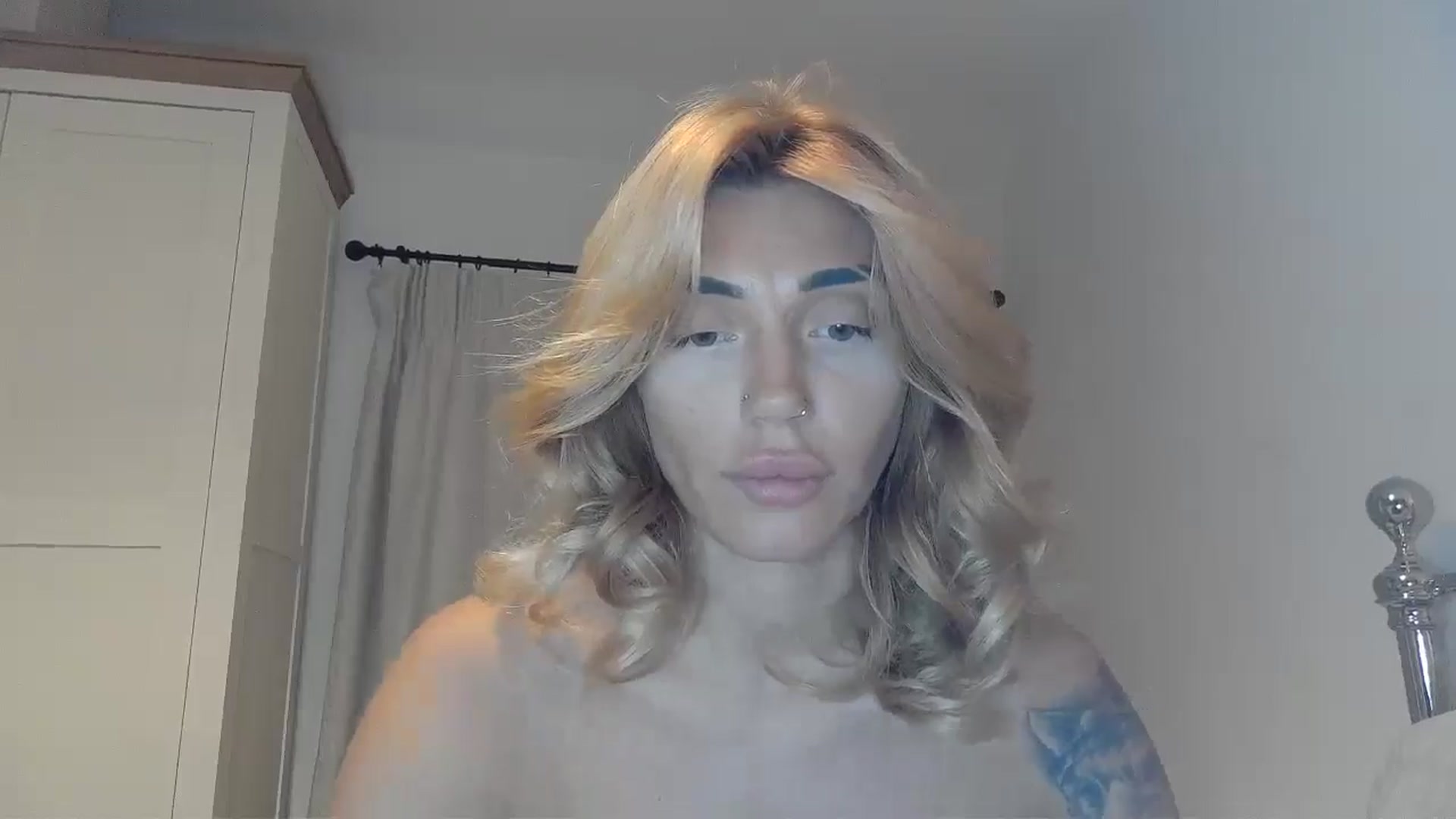 Gallery image thumbnail from EnglishRose3's myfreecams stream on, 10/27/2025, 10:26 image 8 of 20