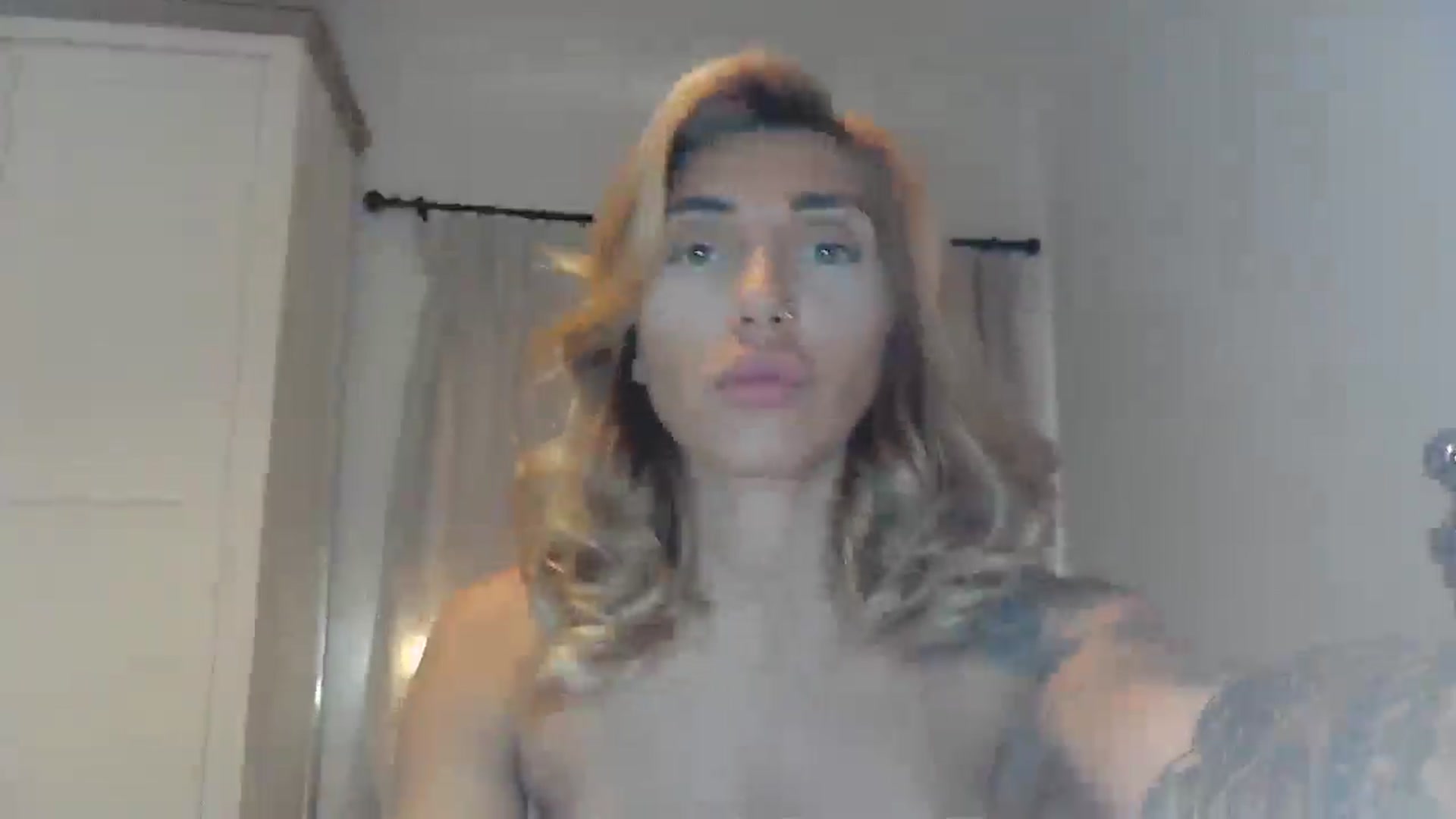 Gallery image thumbnail from EnglishRose3's myfreecams stream on, 10/28/2025, 09:47 image 14 of 20