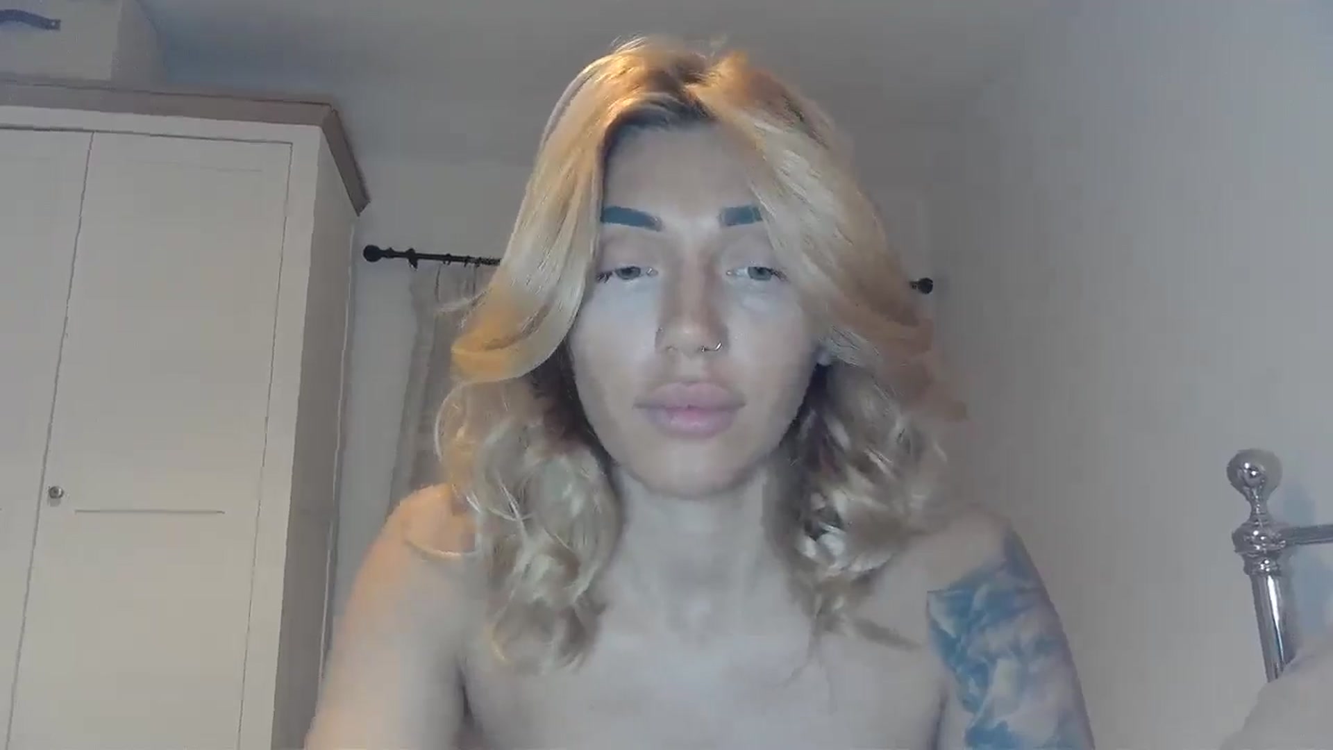 Gallery image thumbnail from EnglishRose3's myfreecams stream on, 10/29/2025, 08:58 image 6 of 20