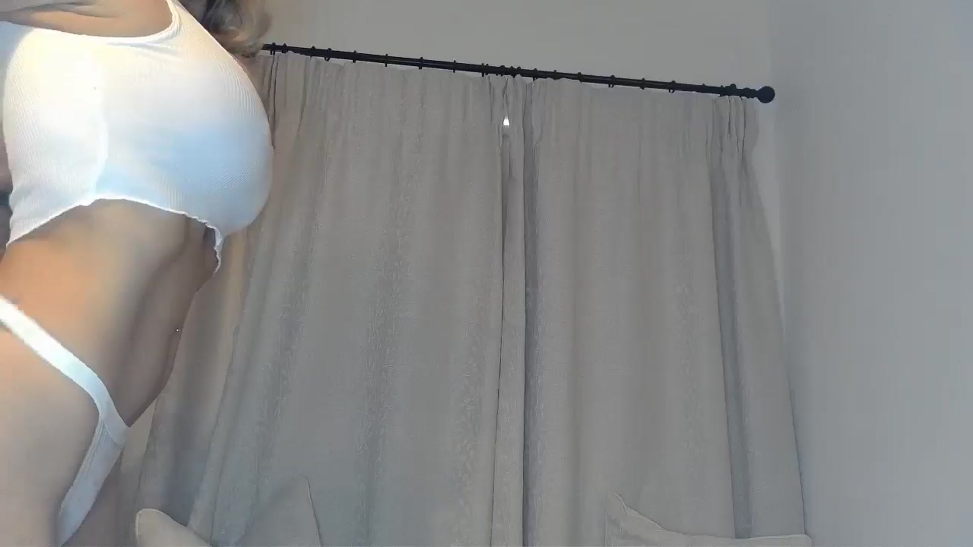 Gallery image thumbnail from EnglishRose3's myfreecams stream on, 10/30/2025, 08:18 image 15 of 20