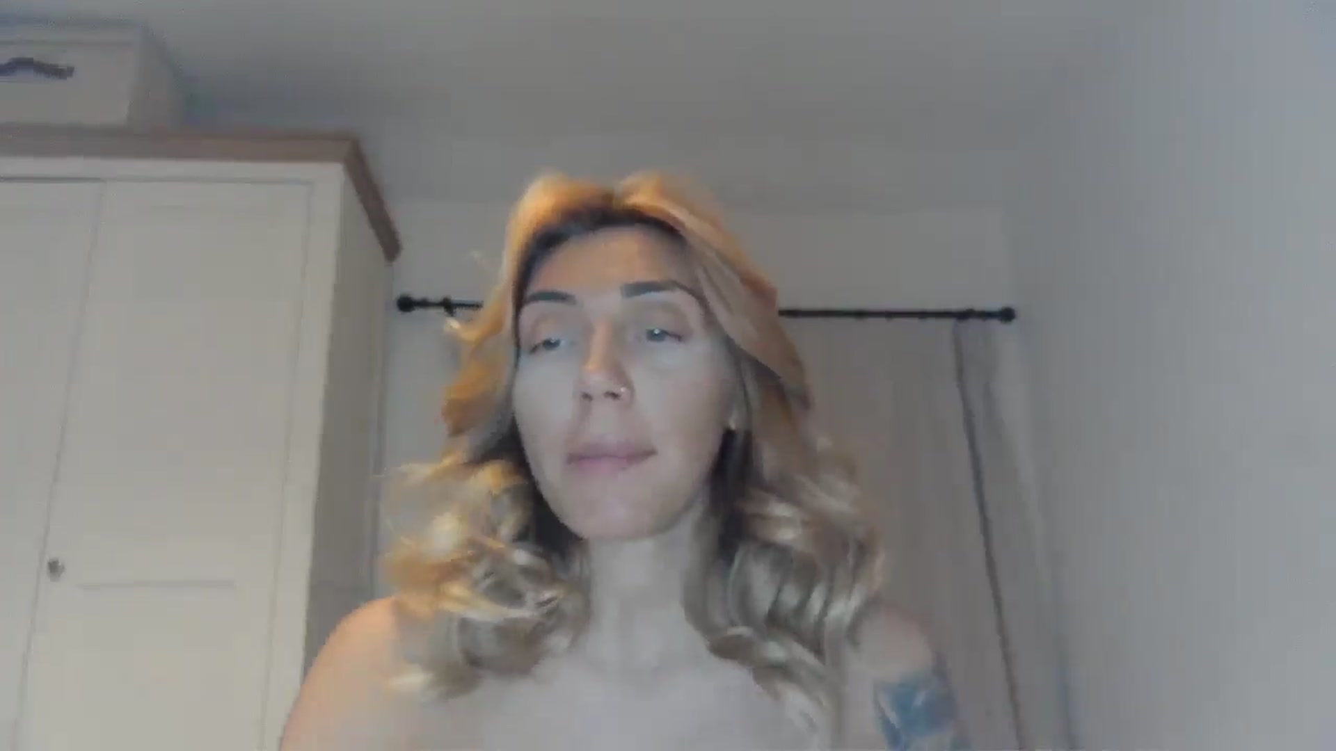 Gallery image thumbnail from EnglishRose3's myfreecams stream on, 10/31/2025, 09:27 image 20 of 20
