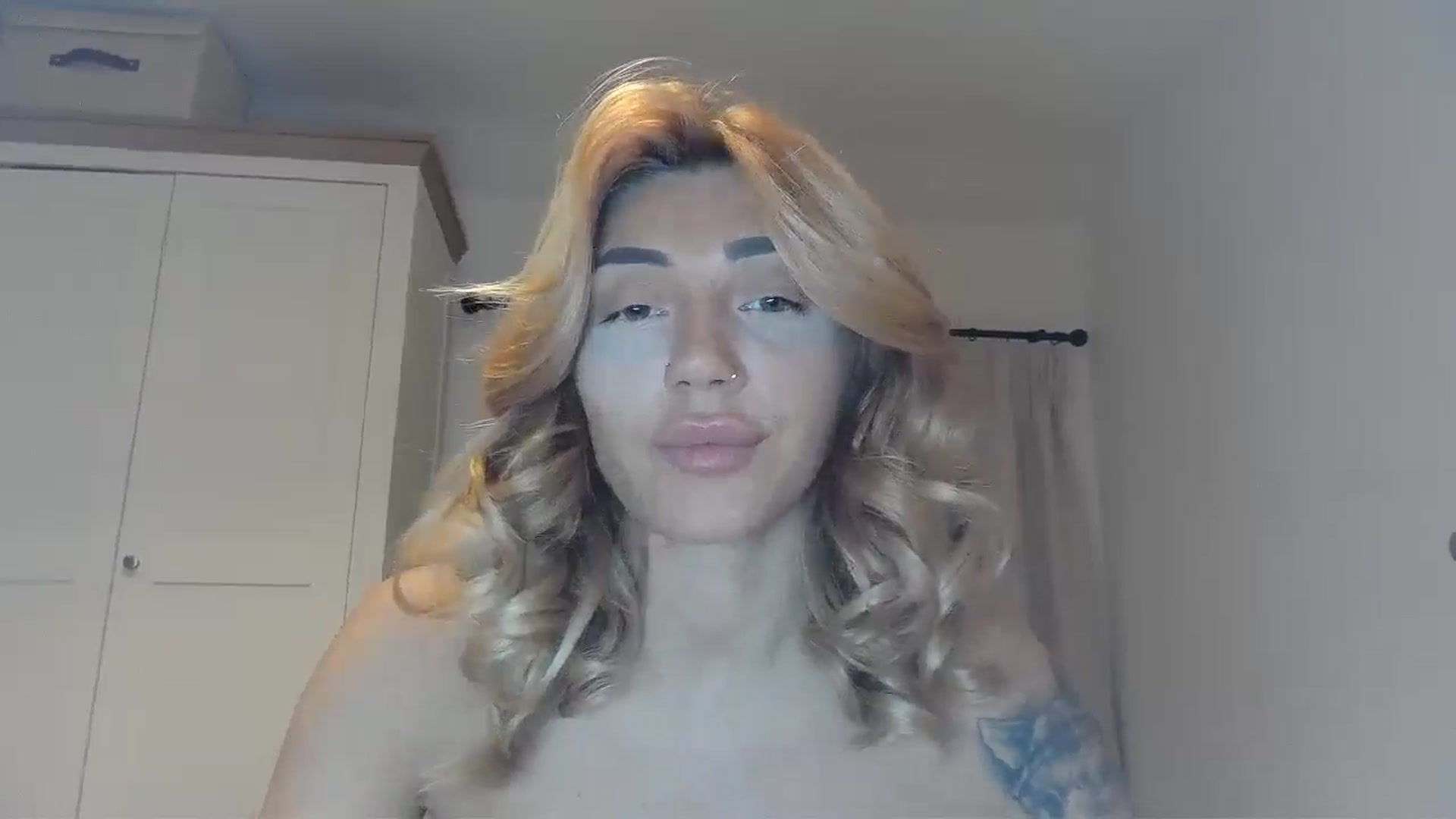 Gallery image thumbnail from EnglishRose3's myfreecams stream on, 11/03/2025, 07:31 image 6 of 20