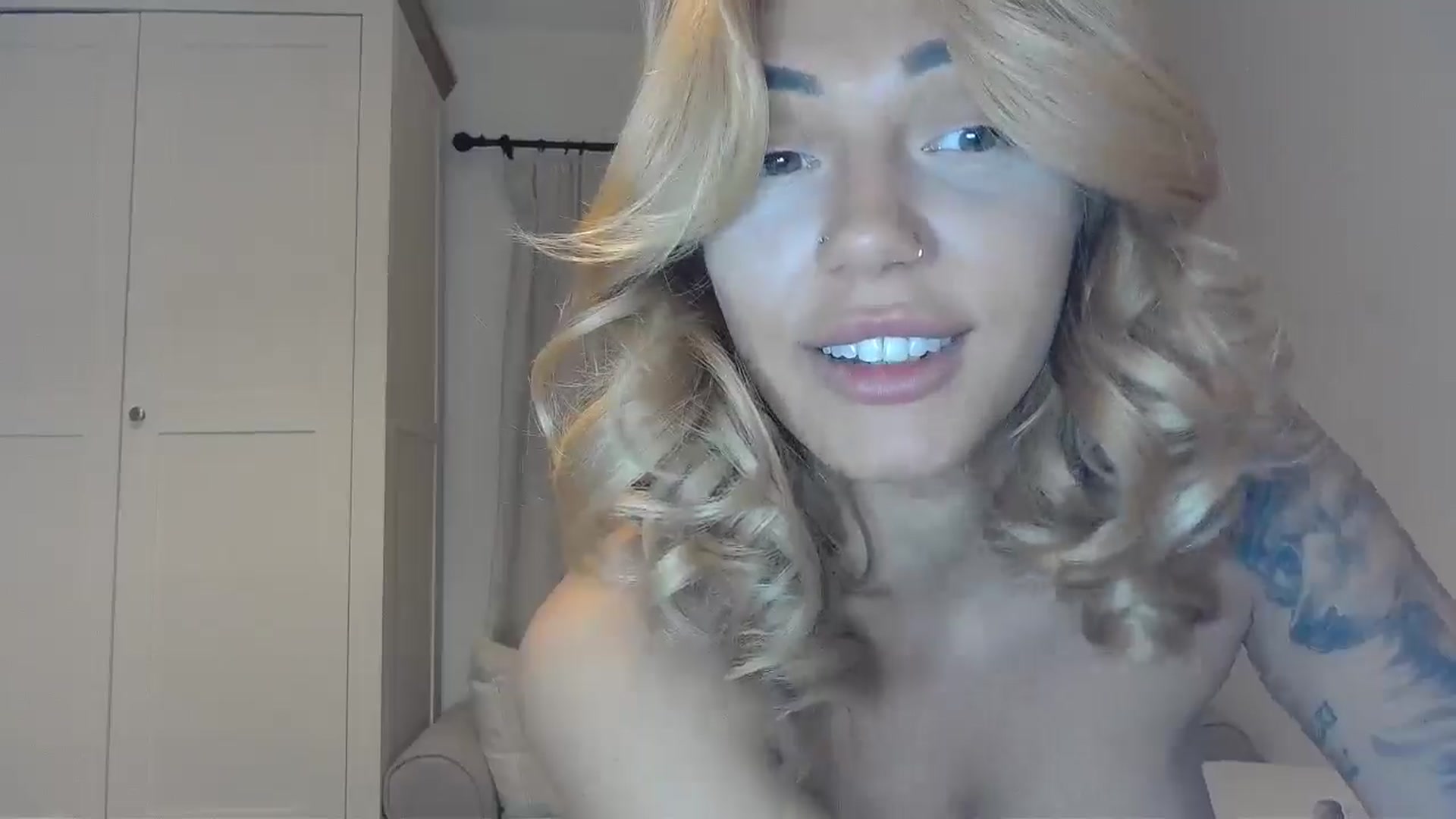 Gallery image thumbnail from EnglishRose3's myfreecams stream on, 11/03/2025, 07:31 image 9 of 20