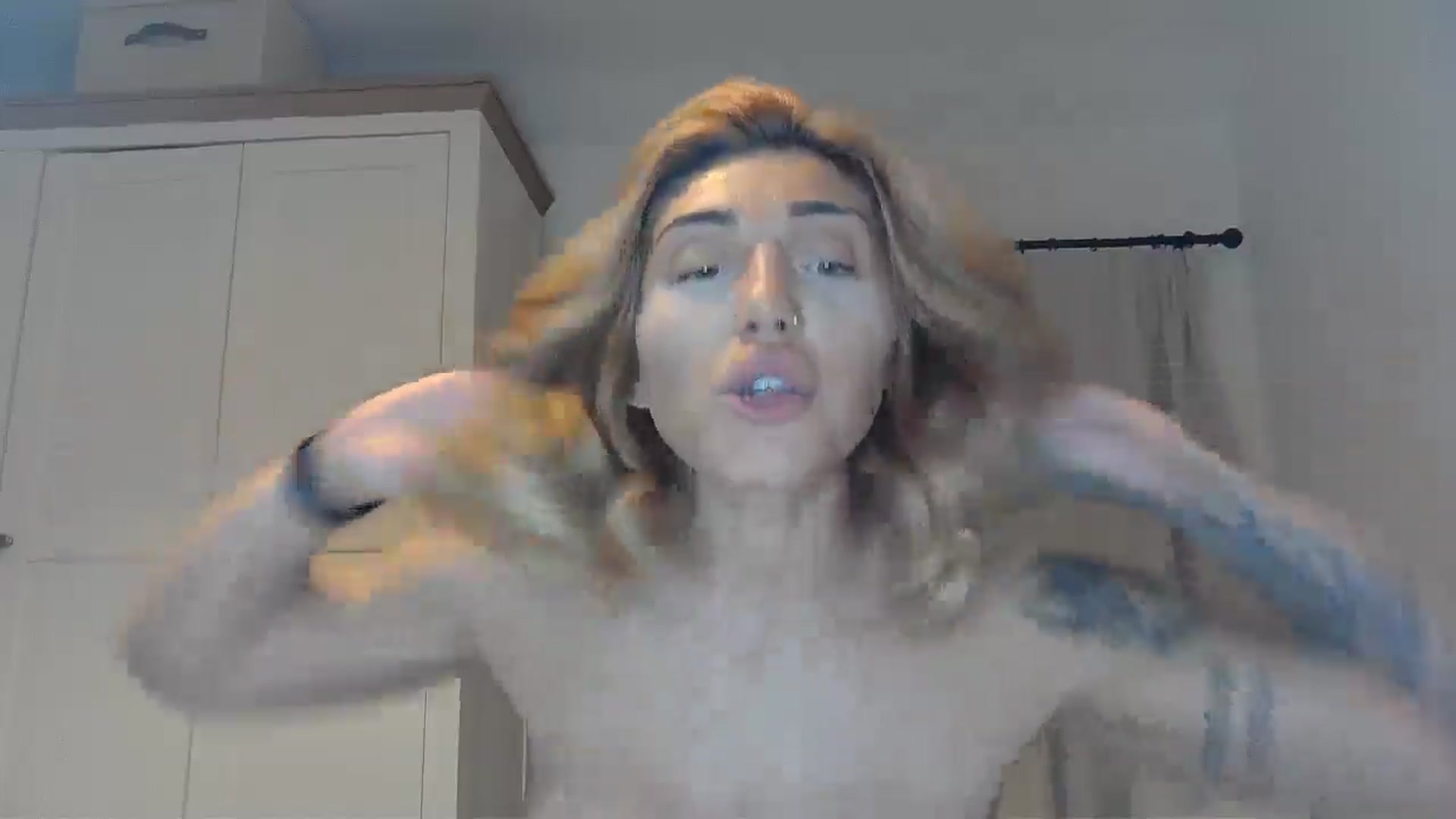 Gallery image thumbnail from EnglishRose3's myfreecams stream on, 11/13/2025, 08:25 image 19 of 20