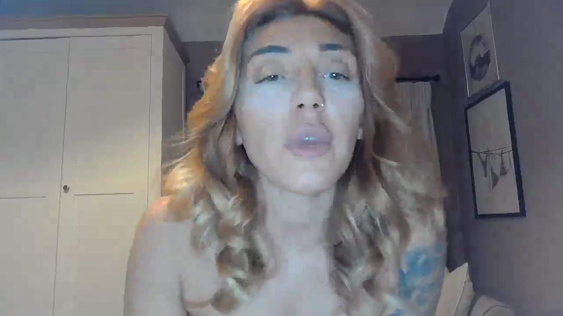 Gallery image thumbnail from EnglishRose3's myfreecams stream on, 11/27/2025, 09:50 image 4 of 20