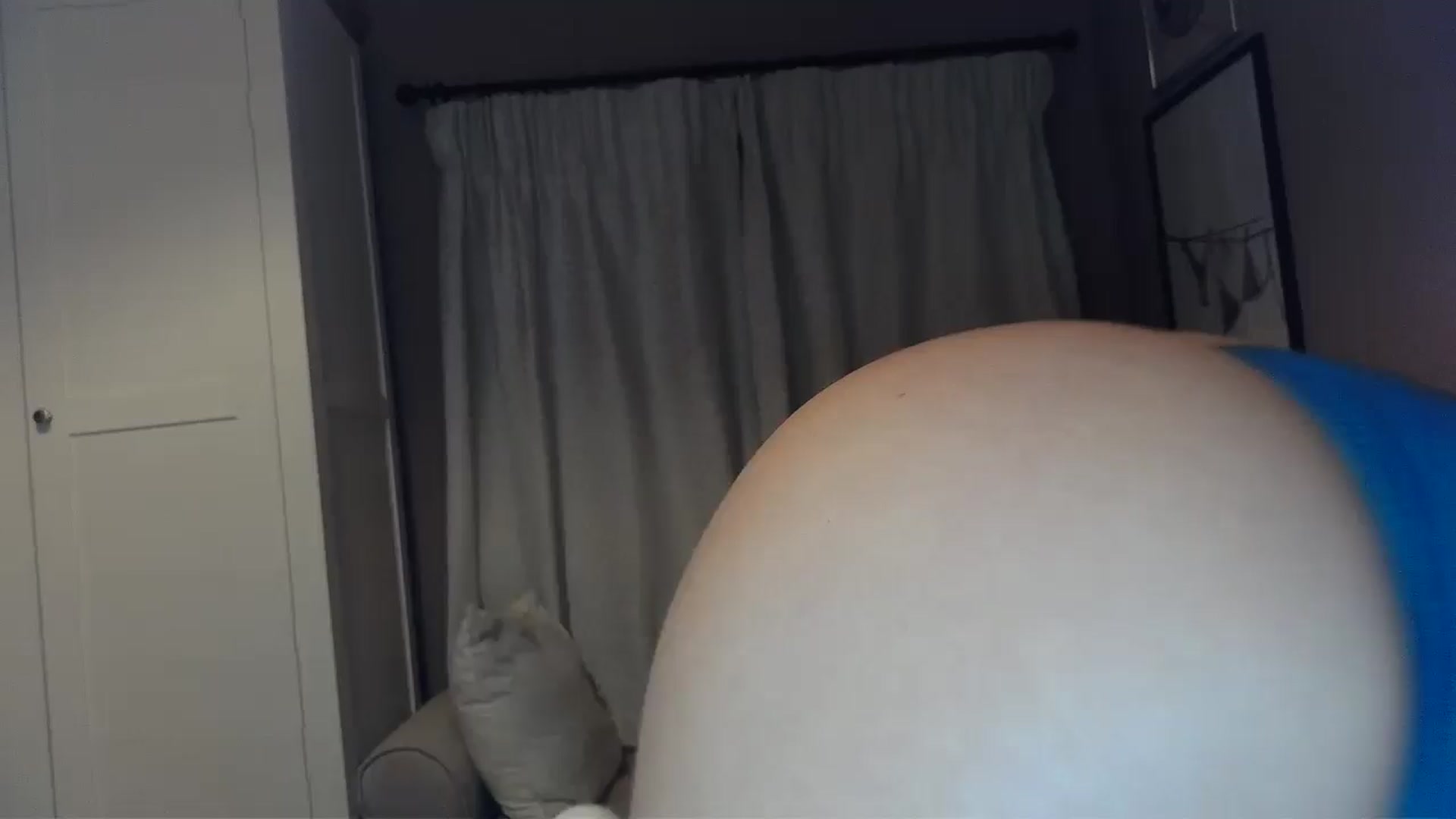 Gallery image thumbnail from EnglishRose3's myfreecams stream on, 12/11/2025, 08:07 image 2 of 20