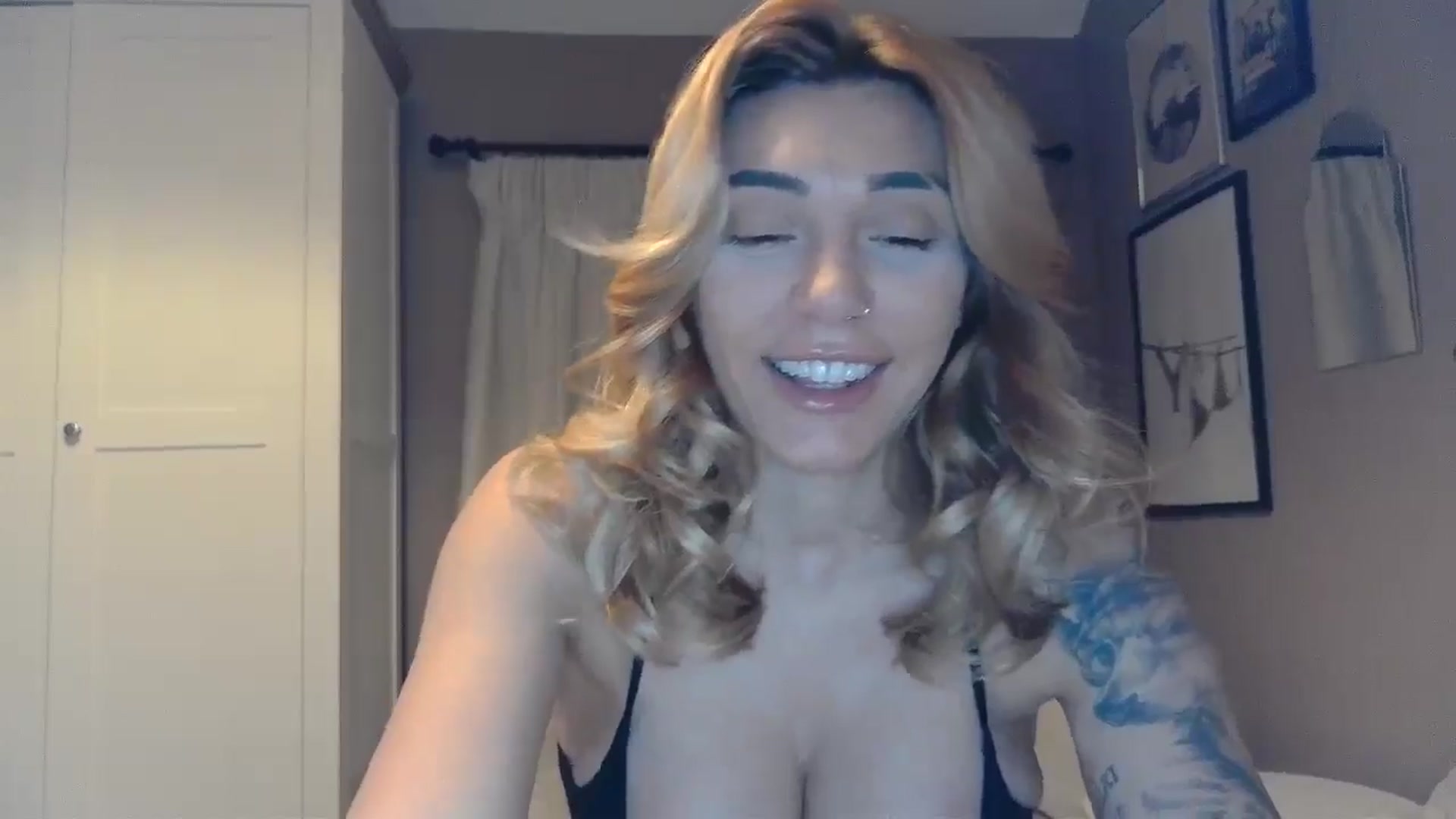 Gallery image thumbnail from EnglishRose3's myfreecams stream on, 01/08/2026, 08:20 image 8 of 20