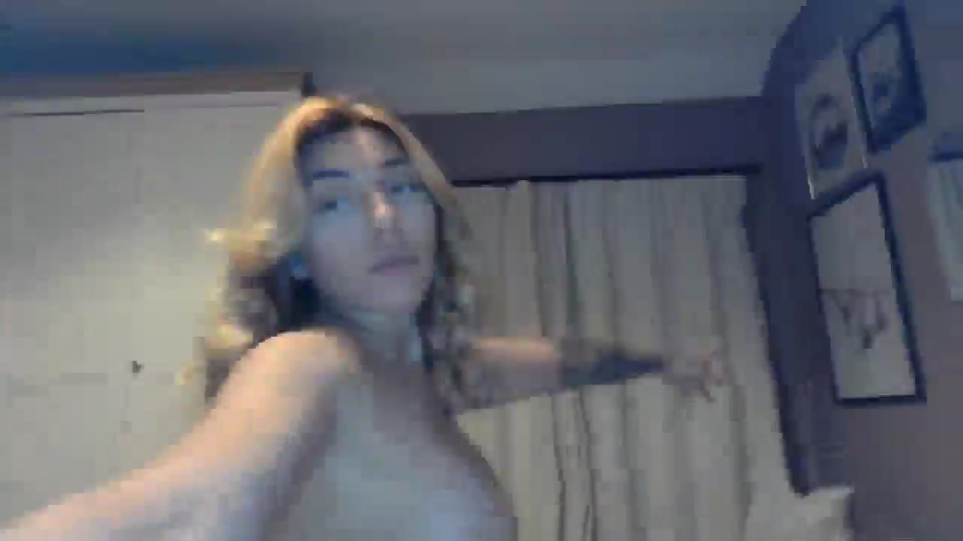 Gallery image thumbnail from EnglishRose3's myfreecams stream on, 01/08/2026, 08:45 image 4 of 20