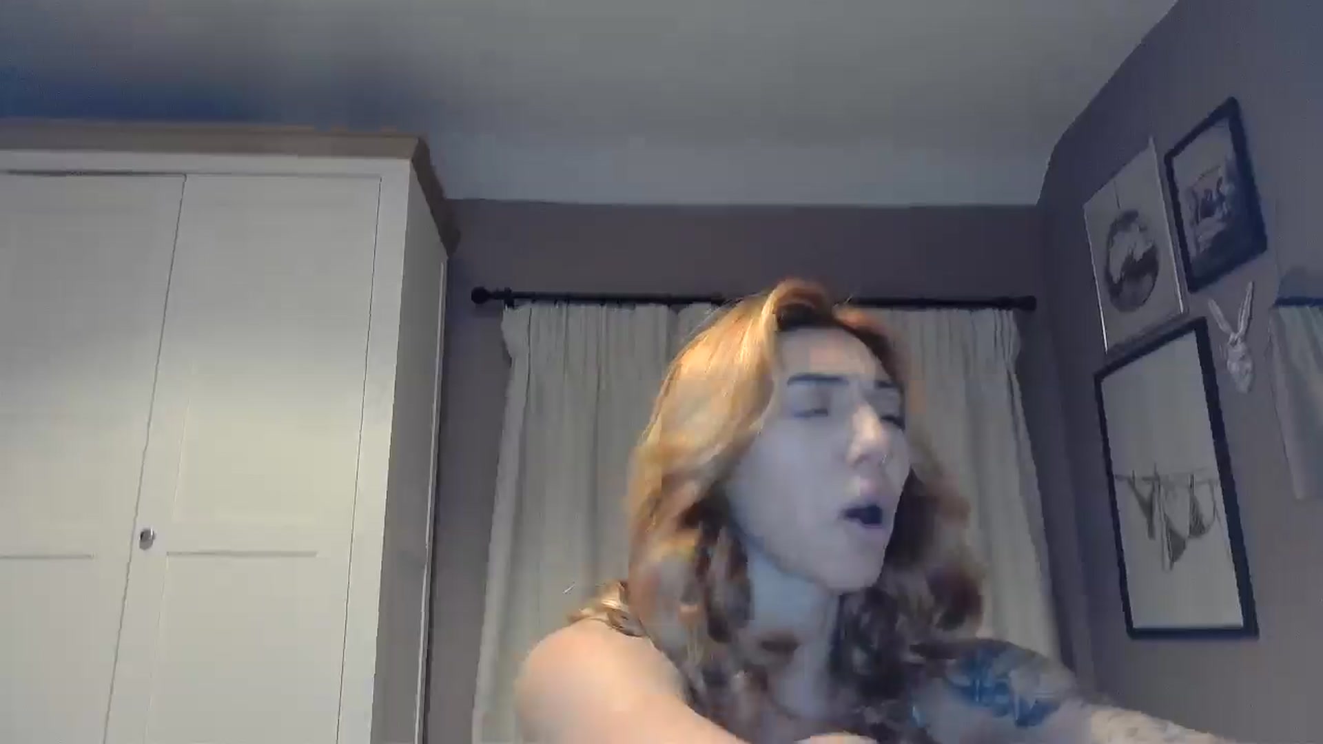 Gallery image thumbnail from EnglishRose3's myfreecams stream on, 01/23/2026, 07:56 image 13 of 20