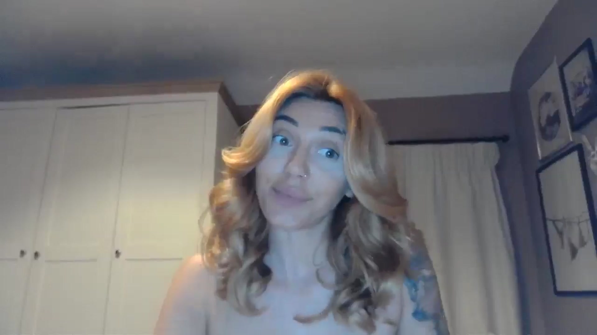Gallery image thumbnail from EnglishRose3's myfreecams stream on, 01/29/2026, 10:25 image 9 of 20