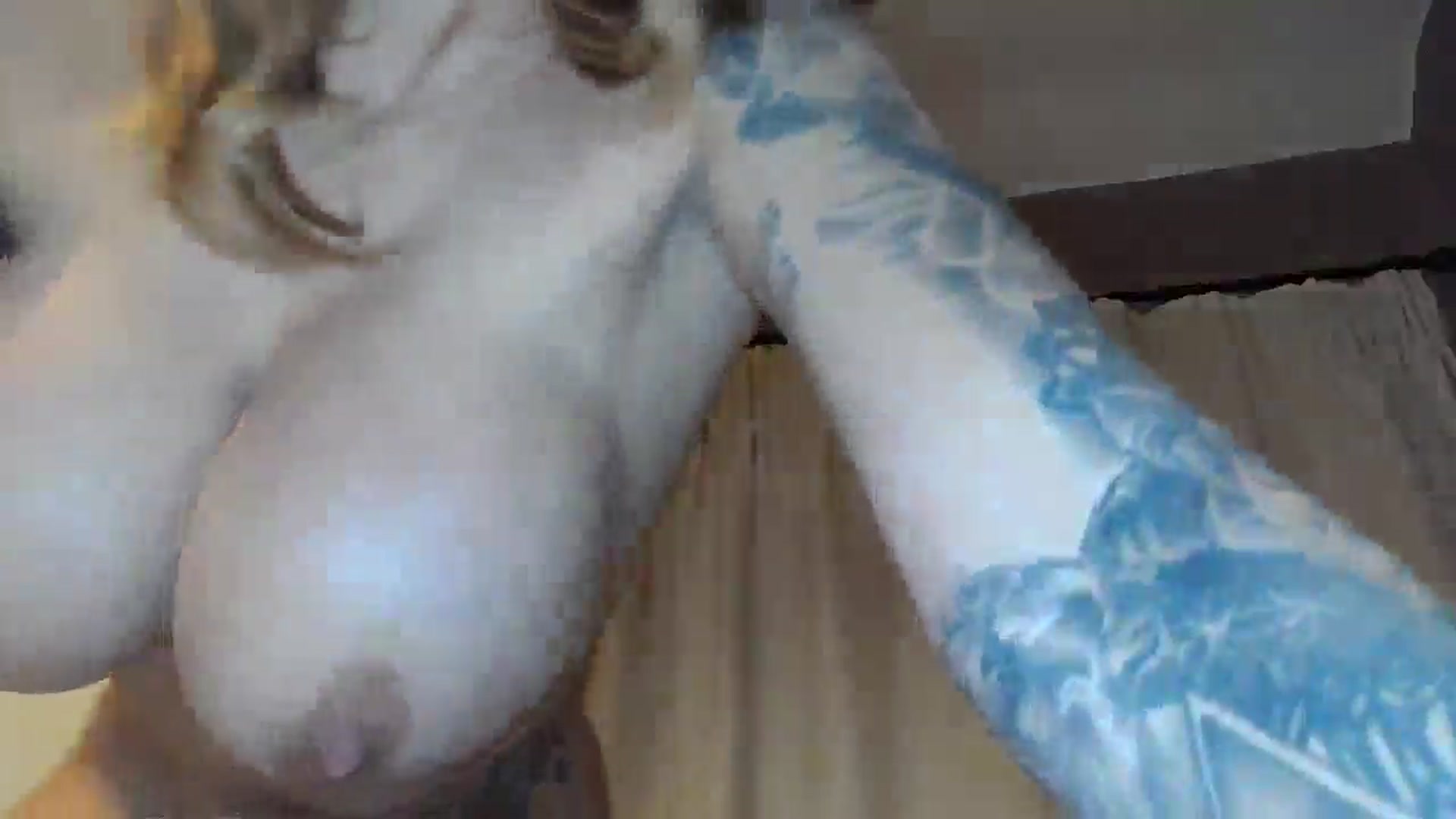 Gallery image thumbnail from EnglishRose3's myfreecams stream on, 02/03/2026, 08:28 image 15 of 20
