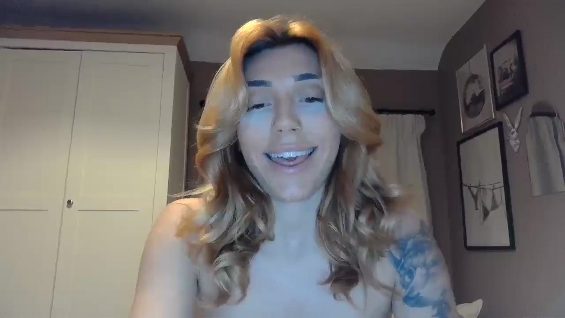 Gallery image thumbnail from EnglishRose3's myfreecams stream on, 02/11/2026, 09:03 image 20 of 20