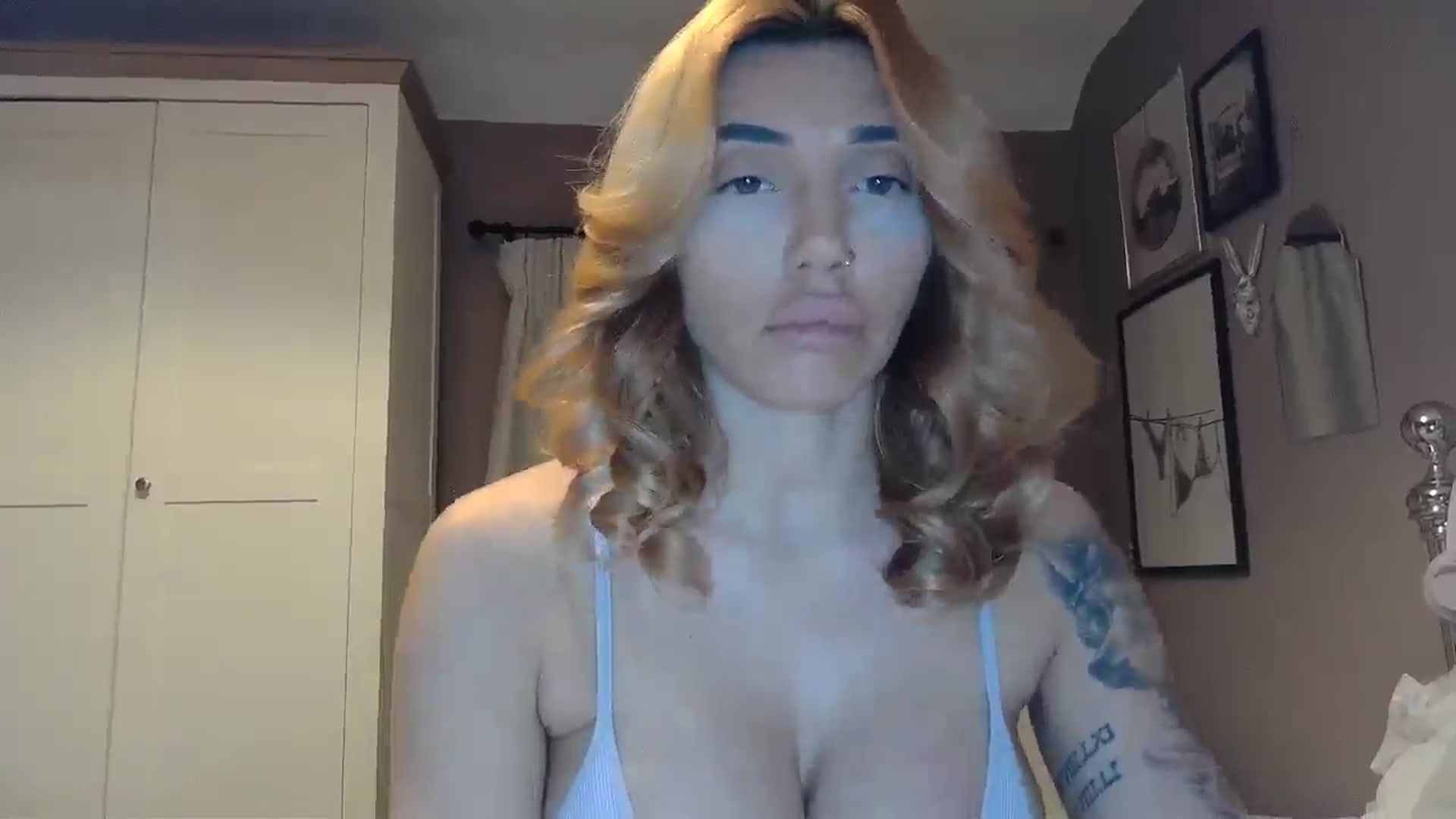 Gallery image thumbnail from EnglishRose3's myfreecams stream on, 02/13/2026, 08:15 image 11 of 20