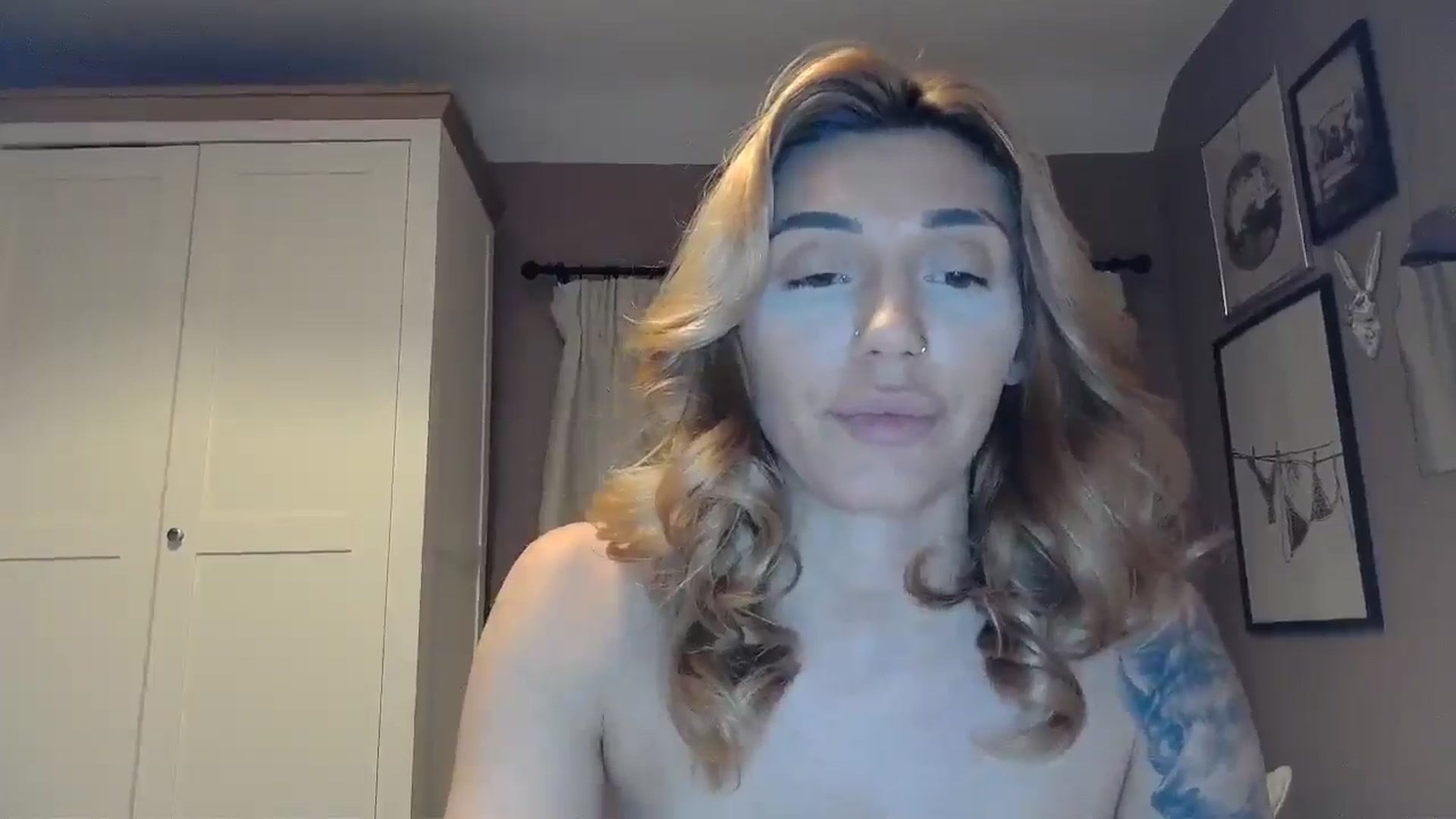 Gallery image thumbnail from EnglishRose3's myfreecams stream on, 02/13/2026, 10:34 image 10 of 20