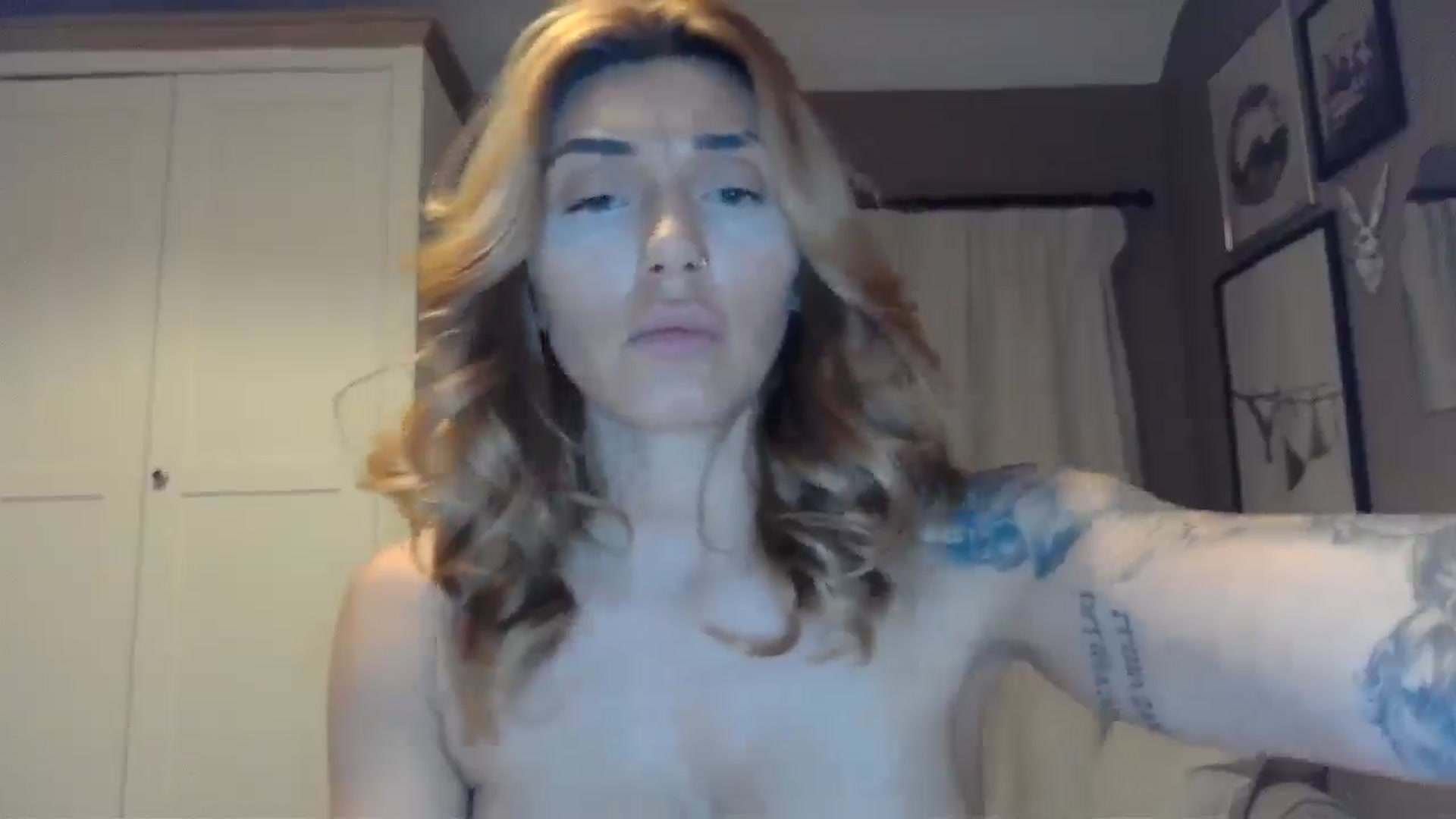 Gallery image thumbnail from EnglishRose3's myfreecams stream on, 02/13/2026, 10:34 image 13 of 20