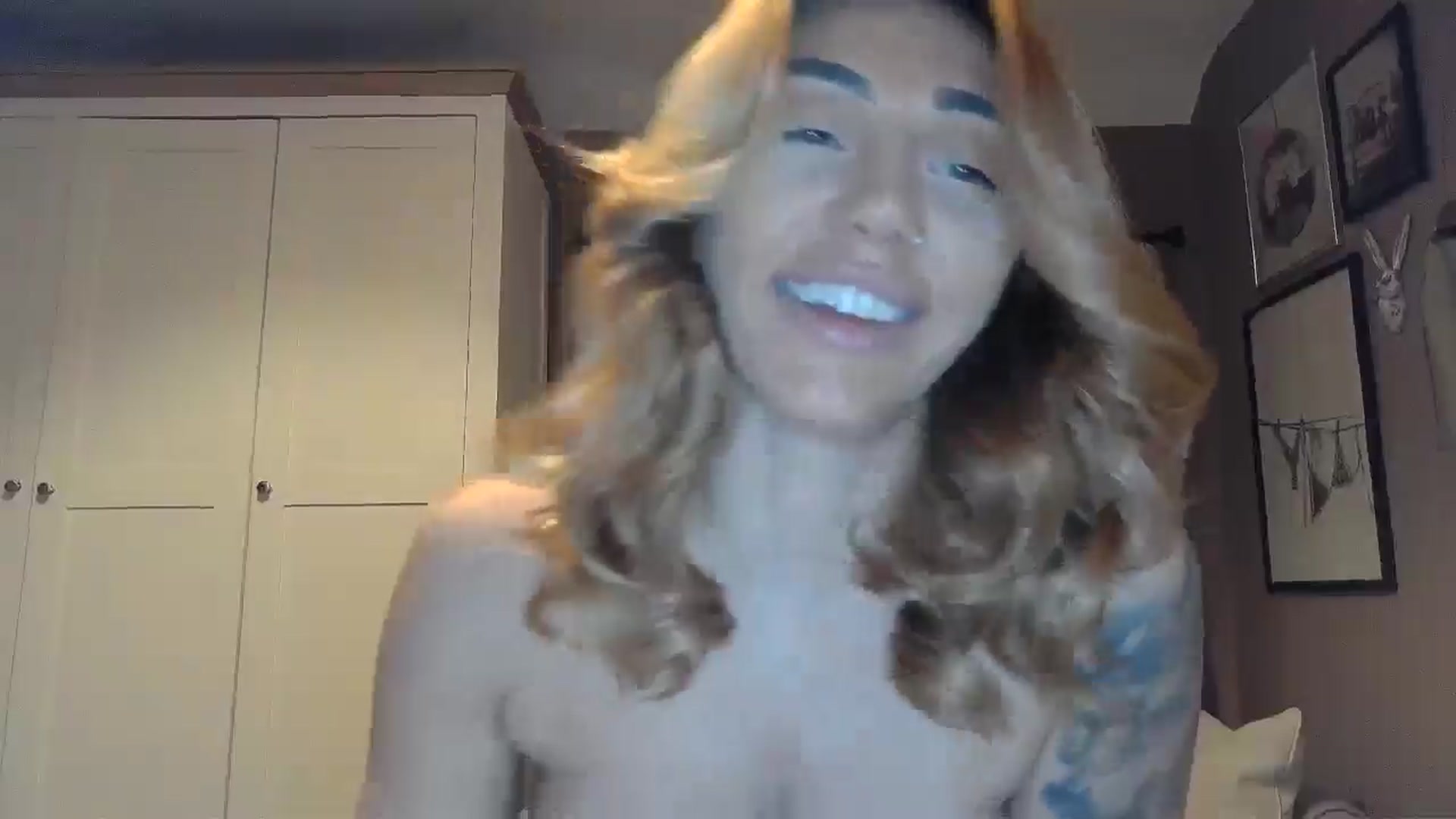 Gallery image thumbnail from EnglishRose3's myfreecams stream on, 02/17/2026, 10:03 image 8 of 20