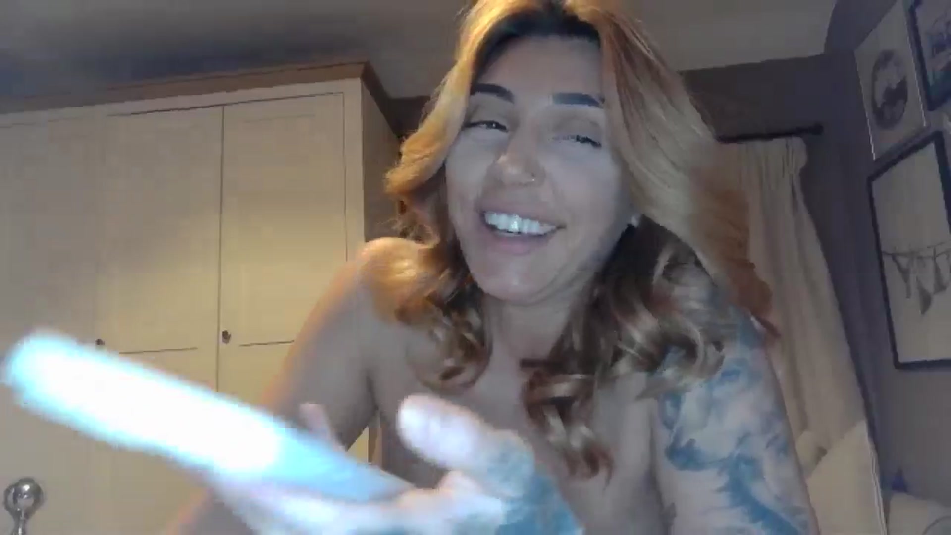 Gallery image thumbnail from EnglishRose3's myfreecams stream on, 02/23/2026, 09:15 image 16 of 20