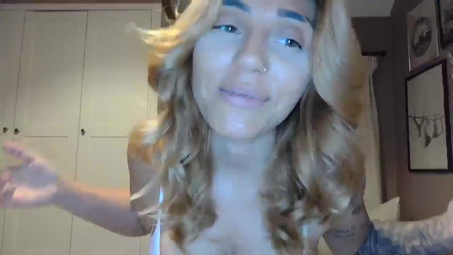 Gallery image thumbnail from EnglishRose3's myfreecams stream on, 03/02/2026, 08:07 image 10 of 20