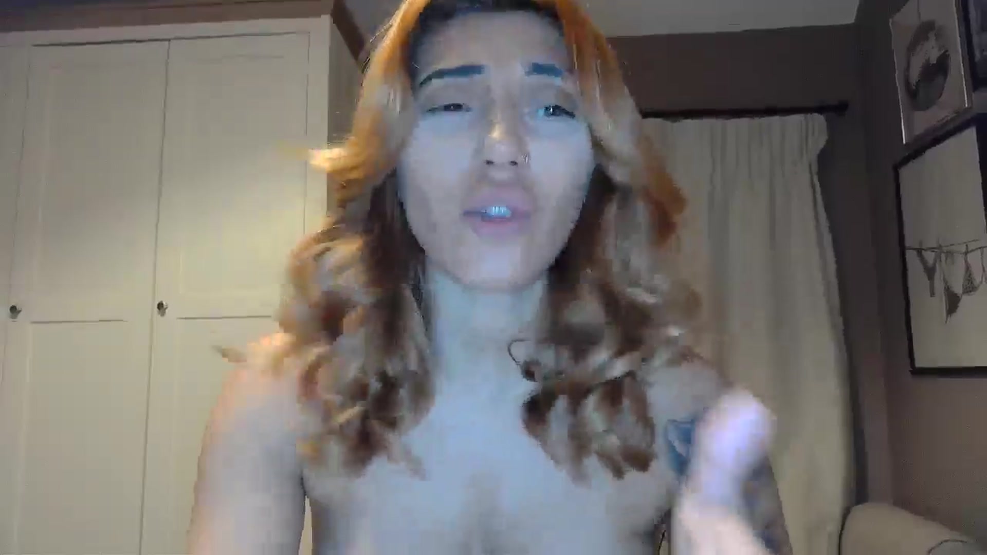 Gallery image thumbnail from EnglishRose3's myfreecams stream on, 03/16/2026, 08:50 image 16 of 20