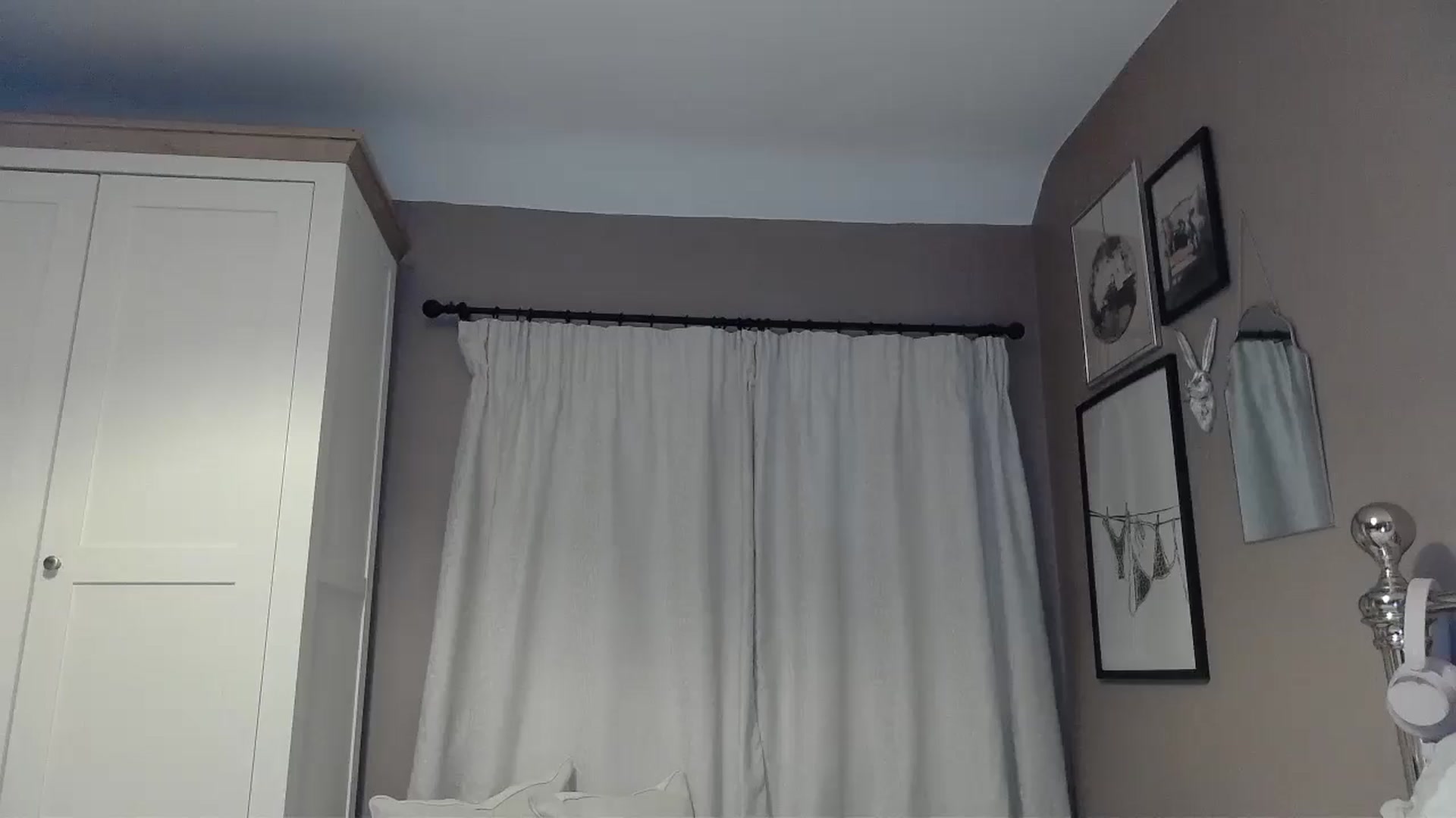 Gallery image thumbnail from EnglishRose3's myfreecams stream on, 03/18/2026, 07:35 image 10 of 20