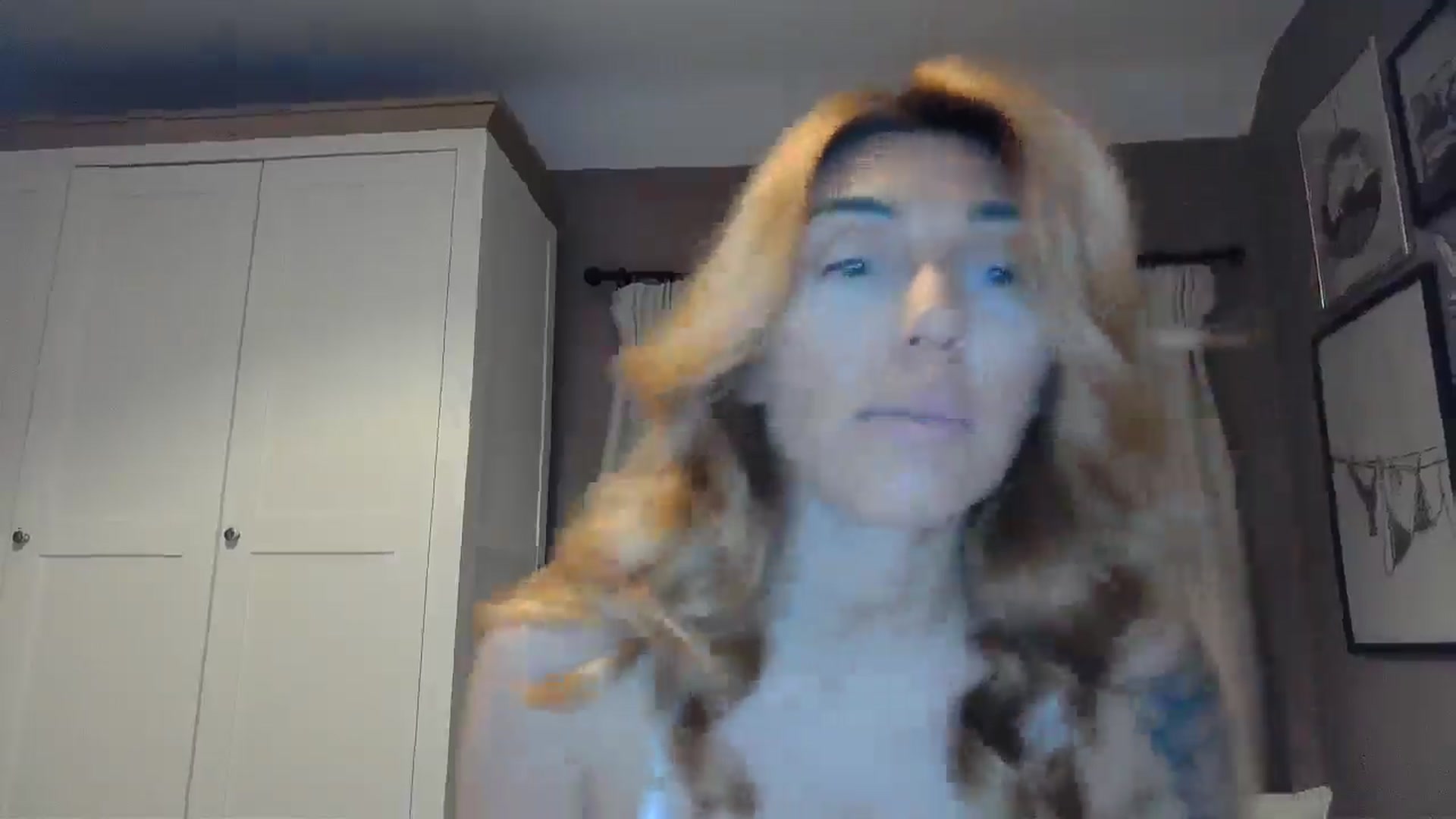 Gallery image thumbnail from EnglishRose3's myfreecams stream on, 04/01/2026, 08:30 image 3 of 20