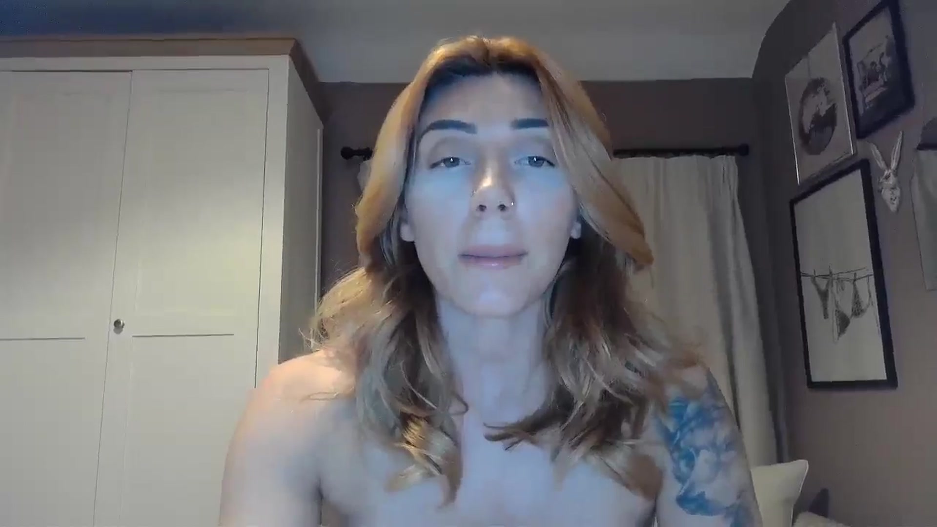 Gallery image thumbnail from EnglishRose3's myfreecams stream on, 04/04/2026, 19:15 image 10 of 20