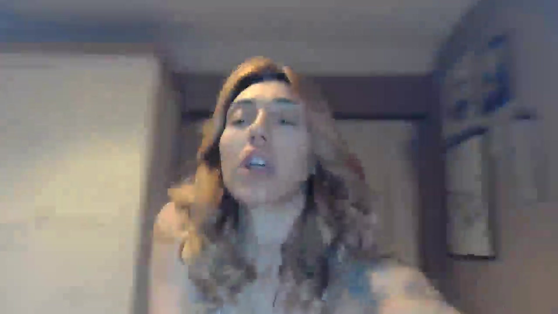Gallery image thumbnail from EnglishRose3's myfreecams stream on, 04/09/2026, 06:37 image 10 of 20