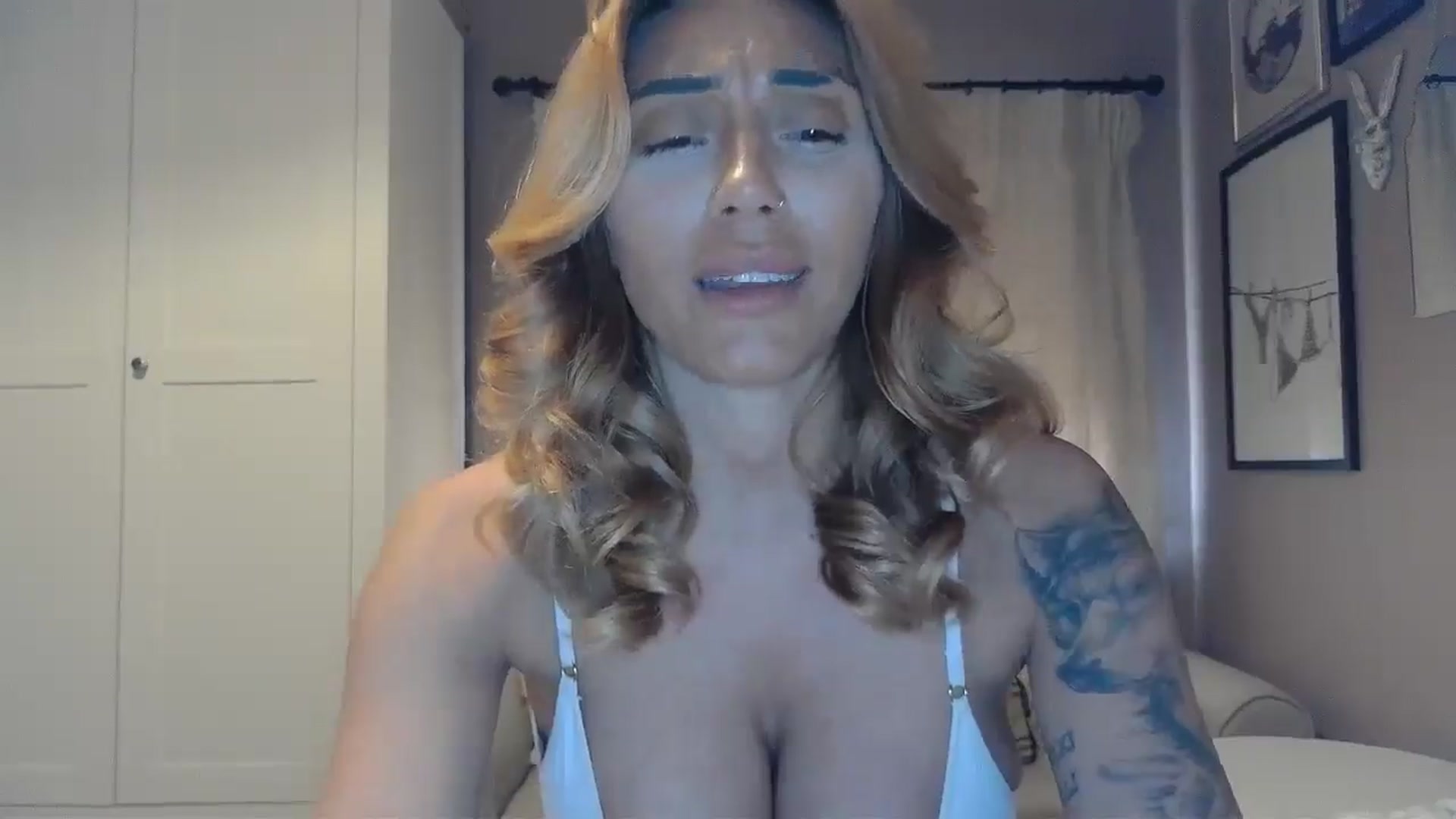 Gallery image thumbnail from EnglishRose3's myfreecams stream on, 04/21/2026, 09:03 image 12 of 20