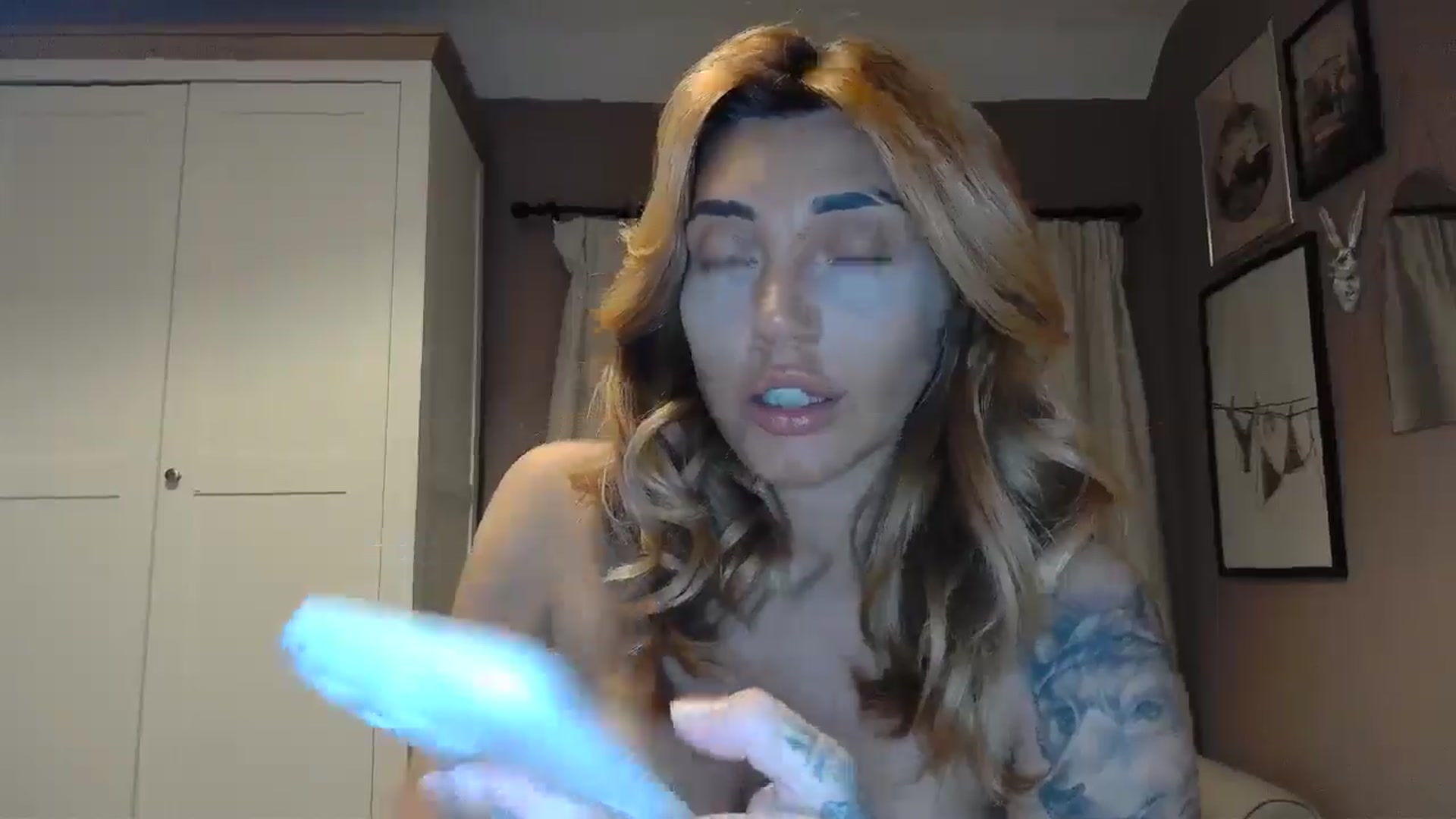 Gallery image thumbnail from EnglishRose3's myfreecams stream on, 04/24/2026, 06:48 image 15 of 20