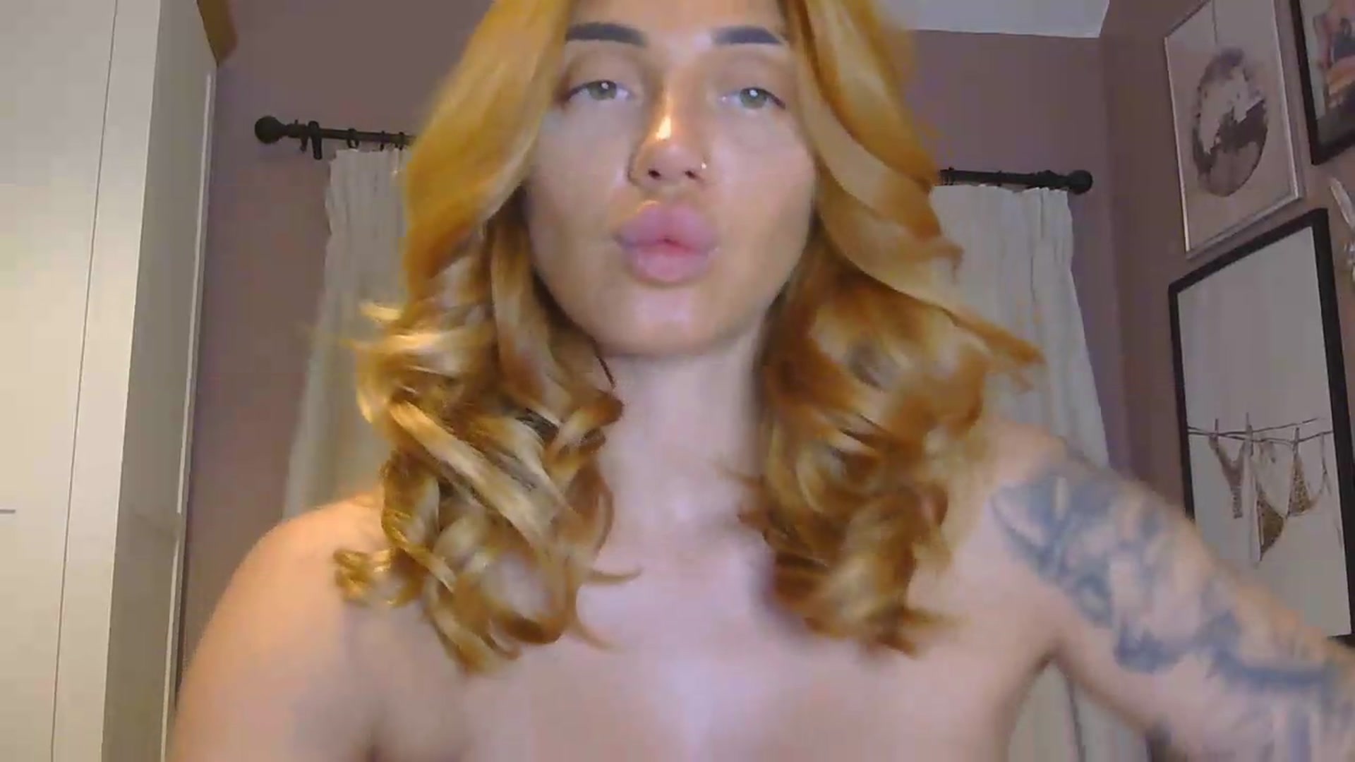 Gallery image thumbnail from EnglishRose3's myfreecams stream on, 05/27/2026, 06:42 image 17 of 20