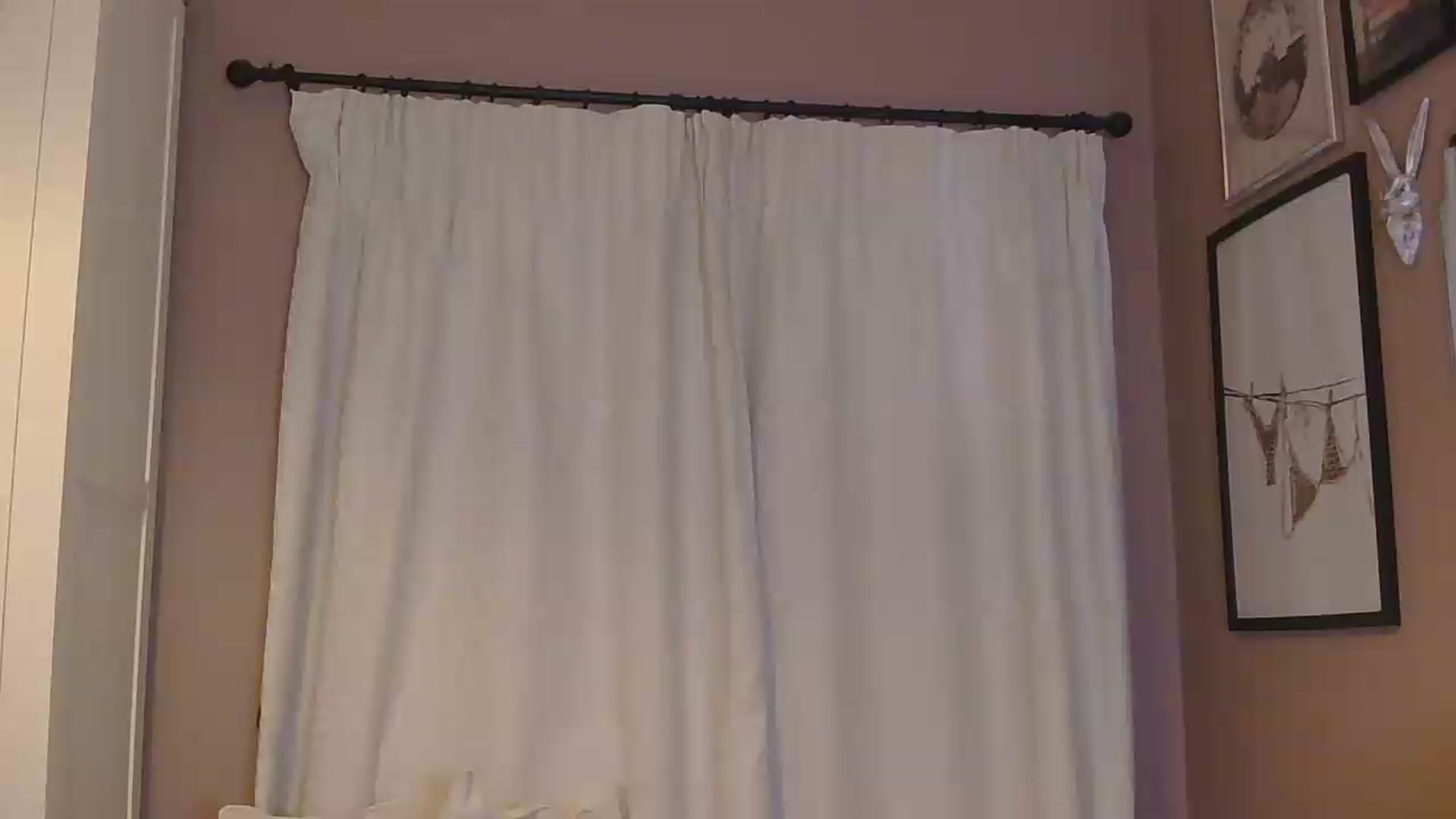 Gallery image thumbnail from EnglishRose3's myfreecams stream on, 05/29/2026, 07:23 image 1 of 20
