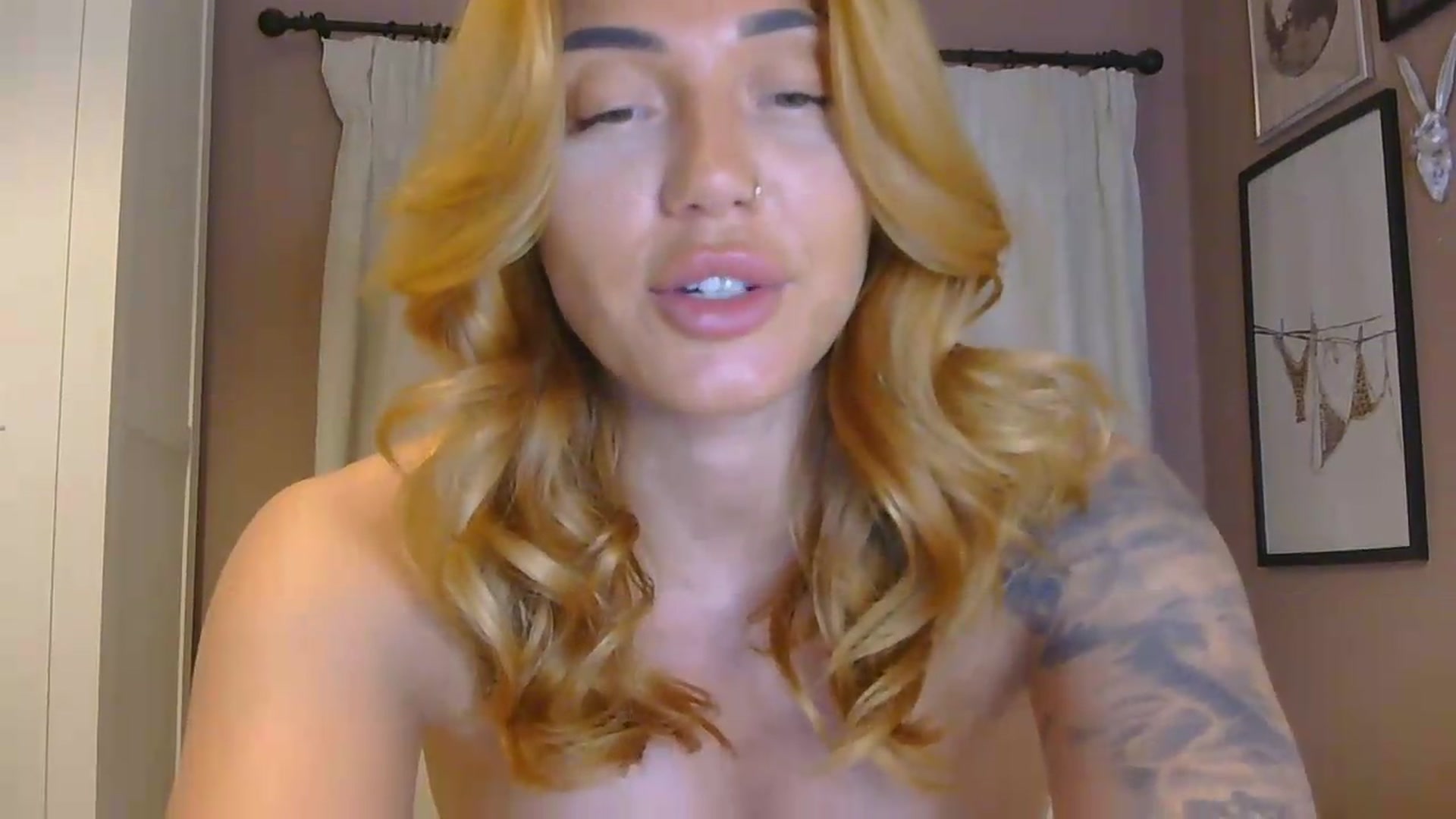 Gallery image thumbnail from EnglishRose3's myfreecams stream on, 05/29/2026, 07:23 image 12 of 20